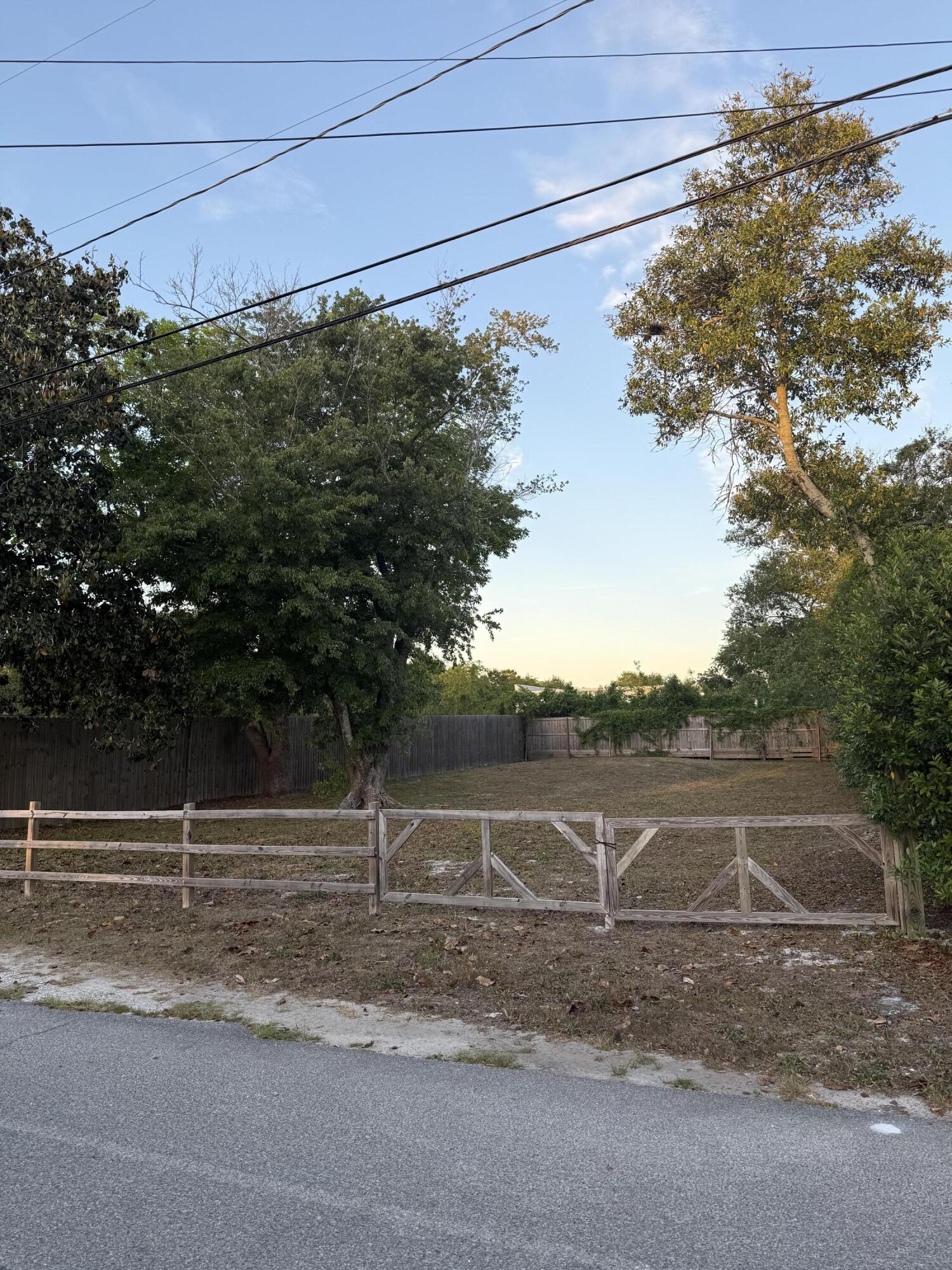 MIRAMAR HEIGHTS - Land