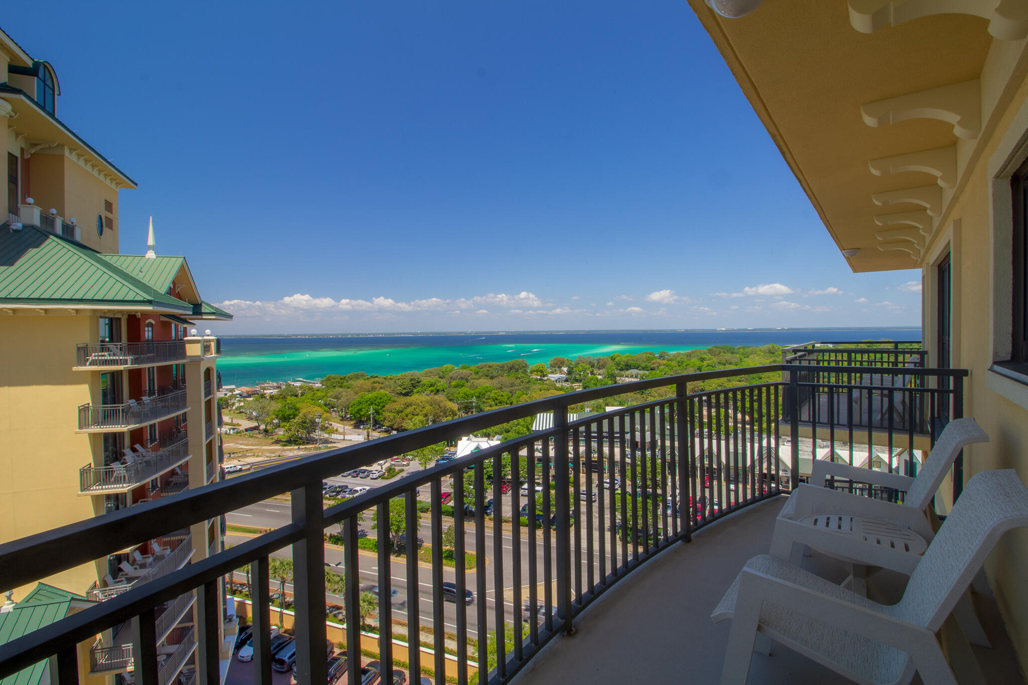 EMERALD GRANDE - Residential