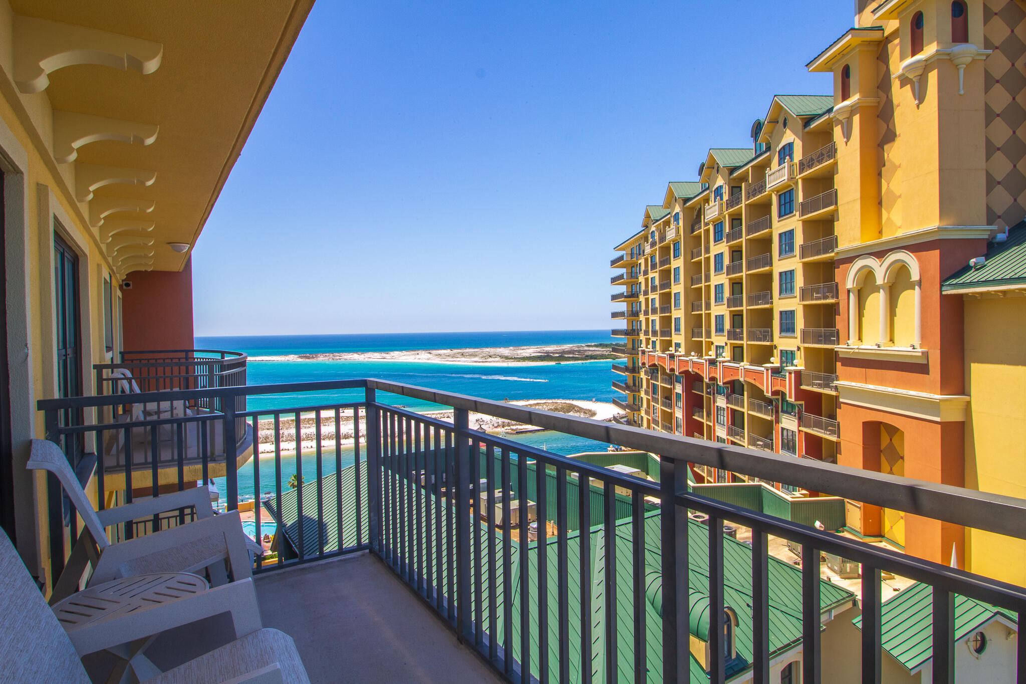 EMERALD GRANDE - Residential