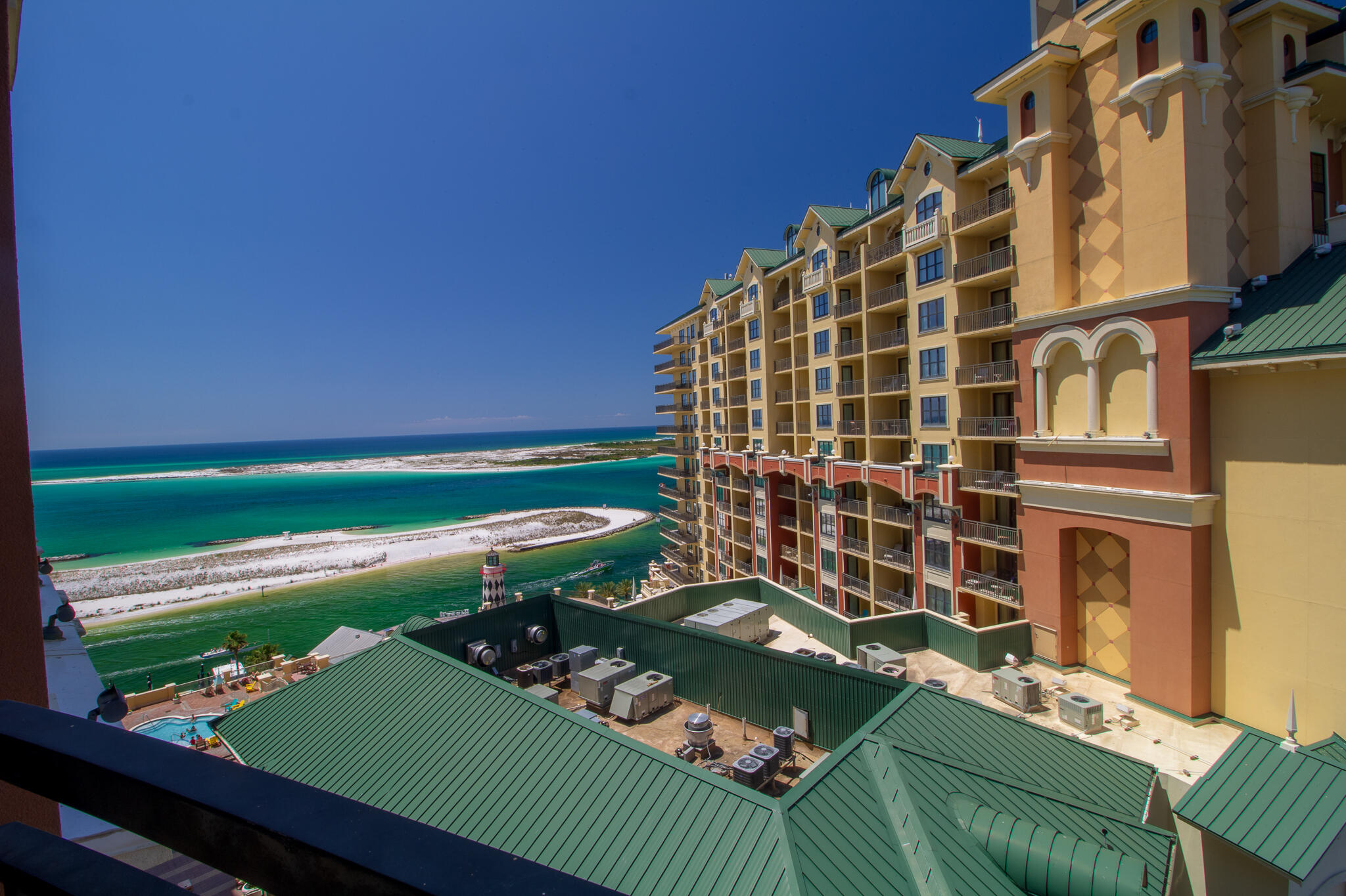 EMERALD GRANDE - Residential