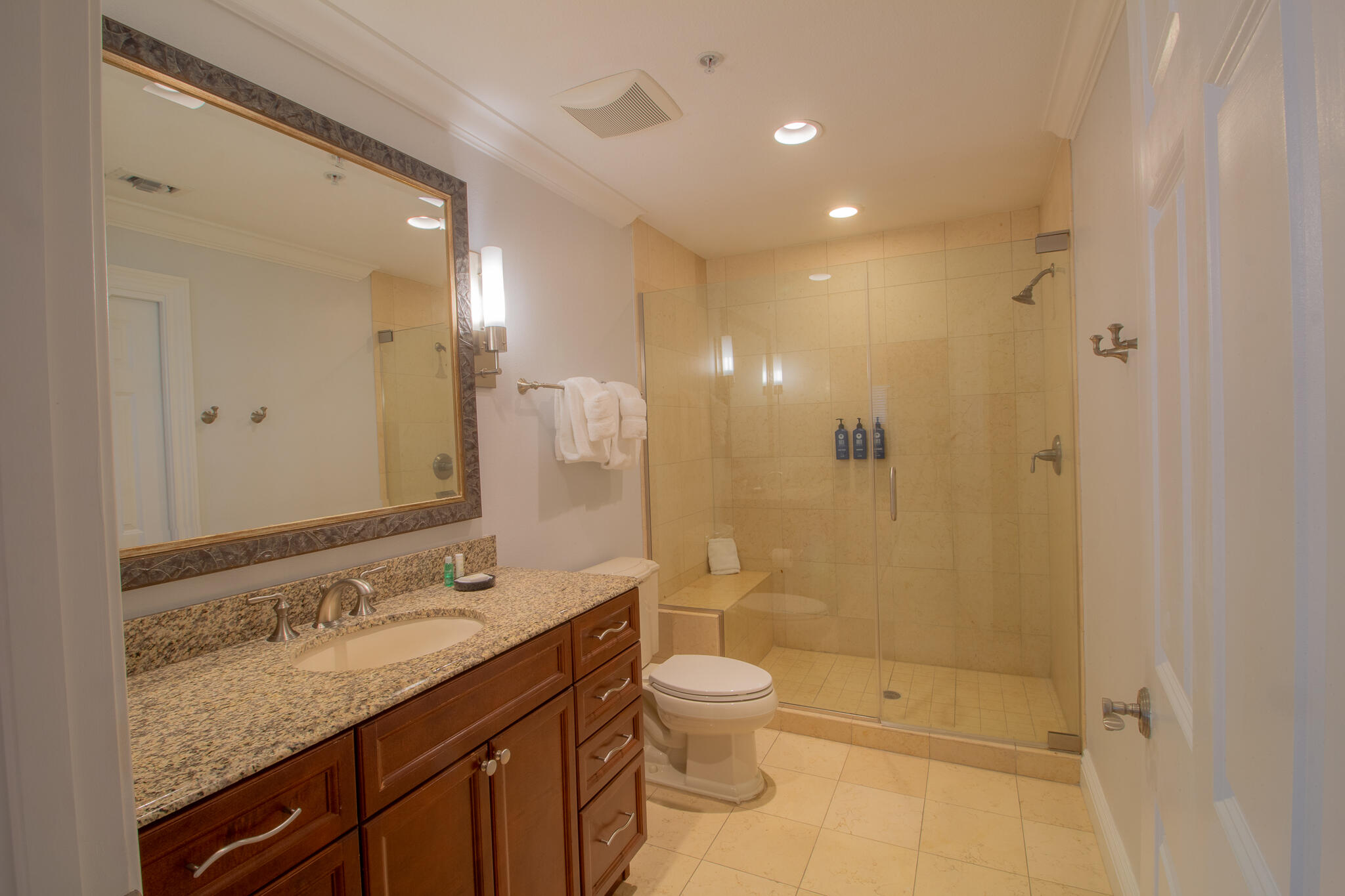 EMERALD GRANDE - Residential