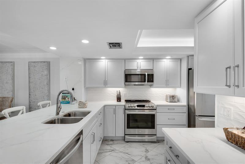 EDGEWATER BEACH CONDO PH 1 - Residential