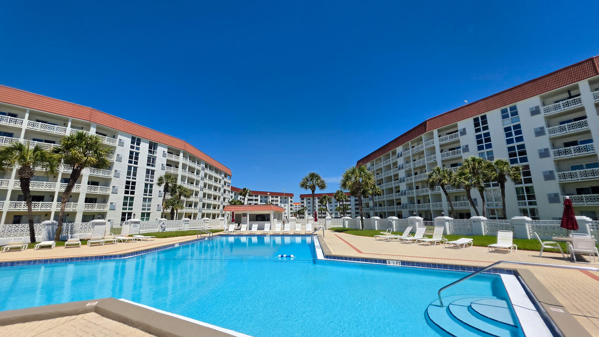EL MATADOR CONDO - Residential