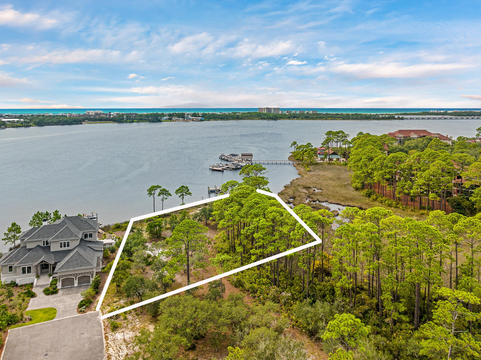 1103 E Water Oak Bend
