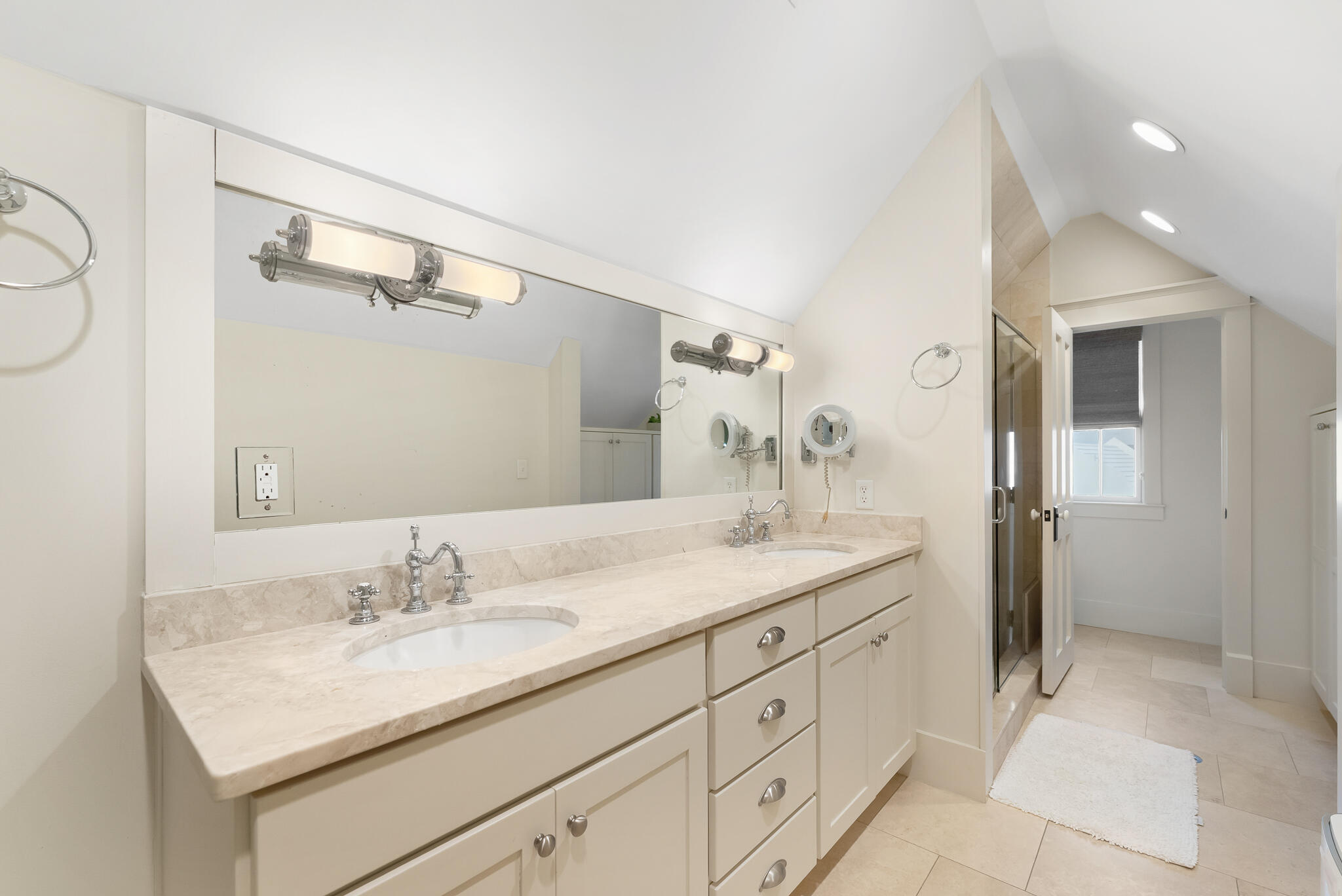 BLUE MOUNTAIN BEACH - Residential