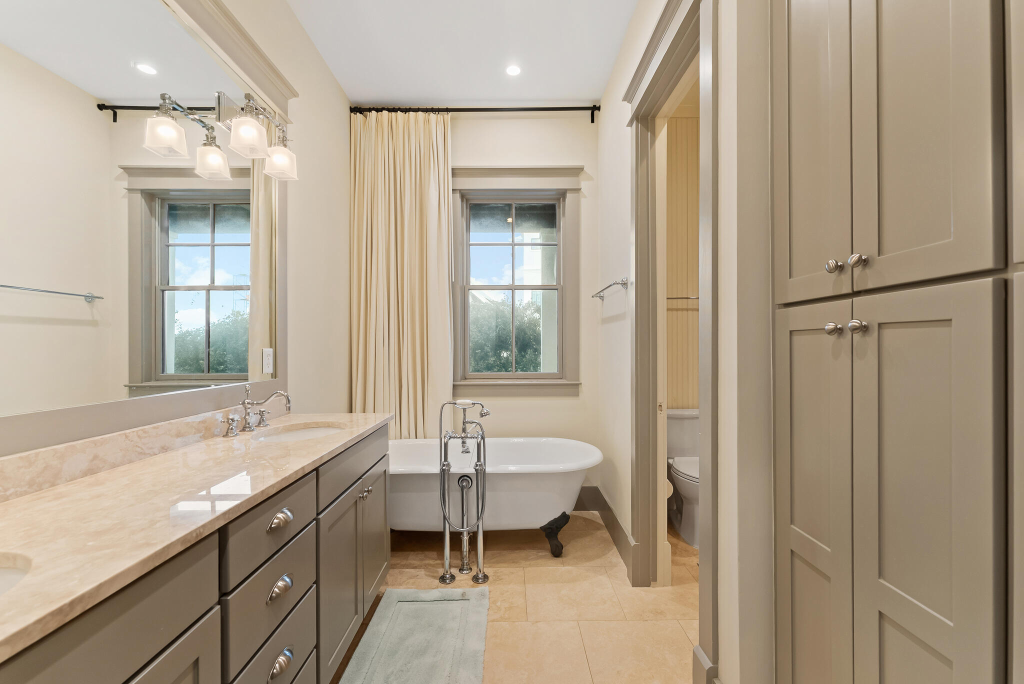 BLUE MOUNTAIN BEACH - Residential