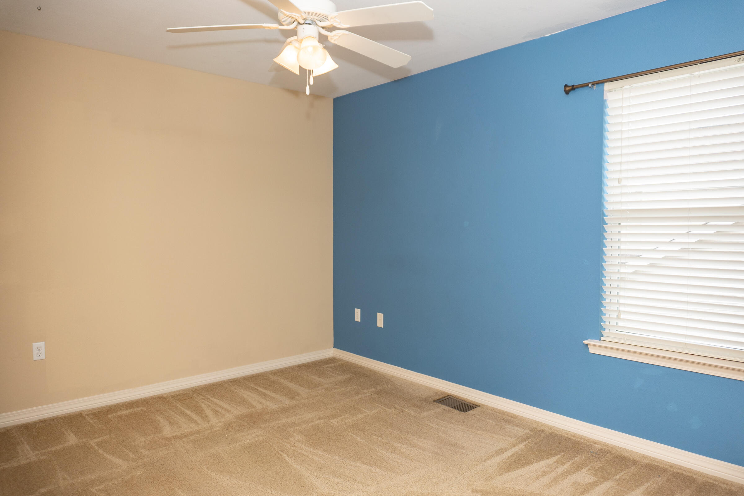 SANDY RIDGE COTTAGES - Residential Lease