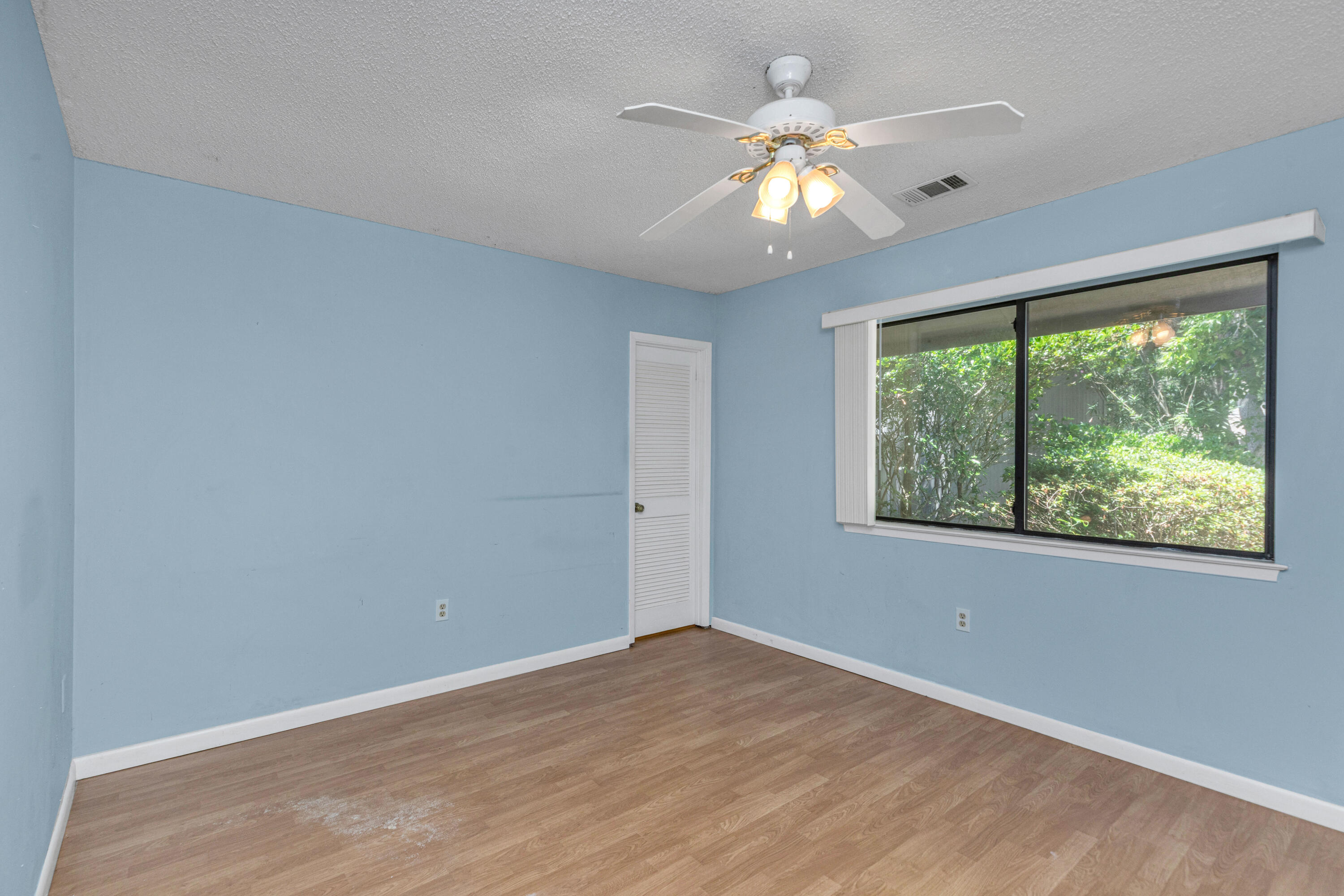 ROYAL OAK VILLAS BLUEWATER BAY - Residential