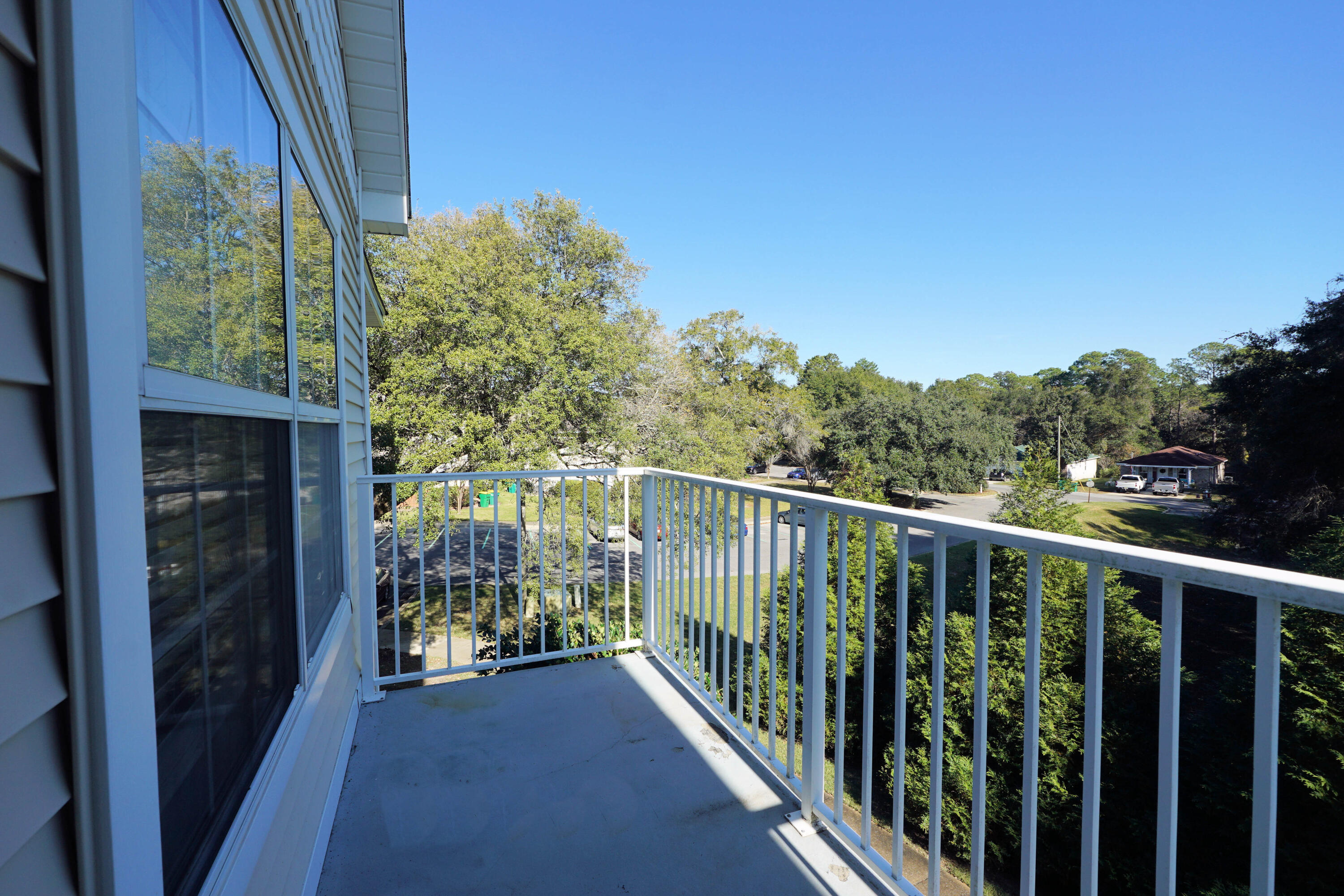 THE OAKS AT NICEVILLE - Residential Lease