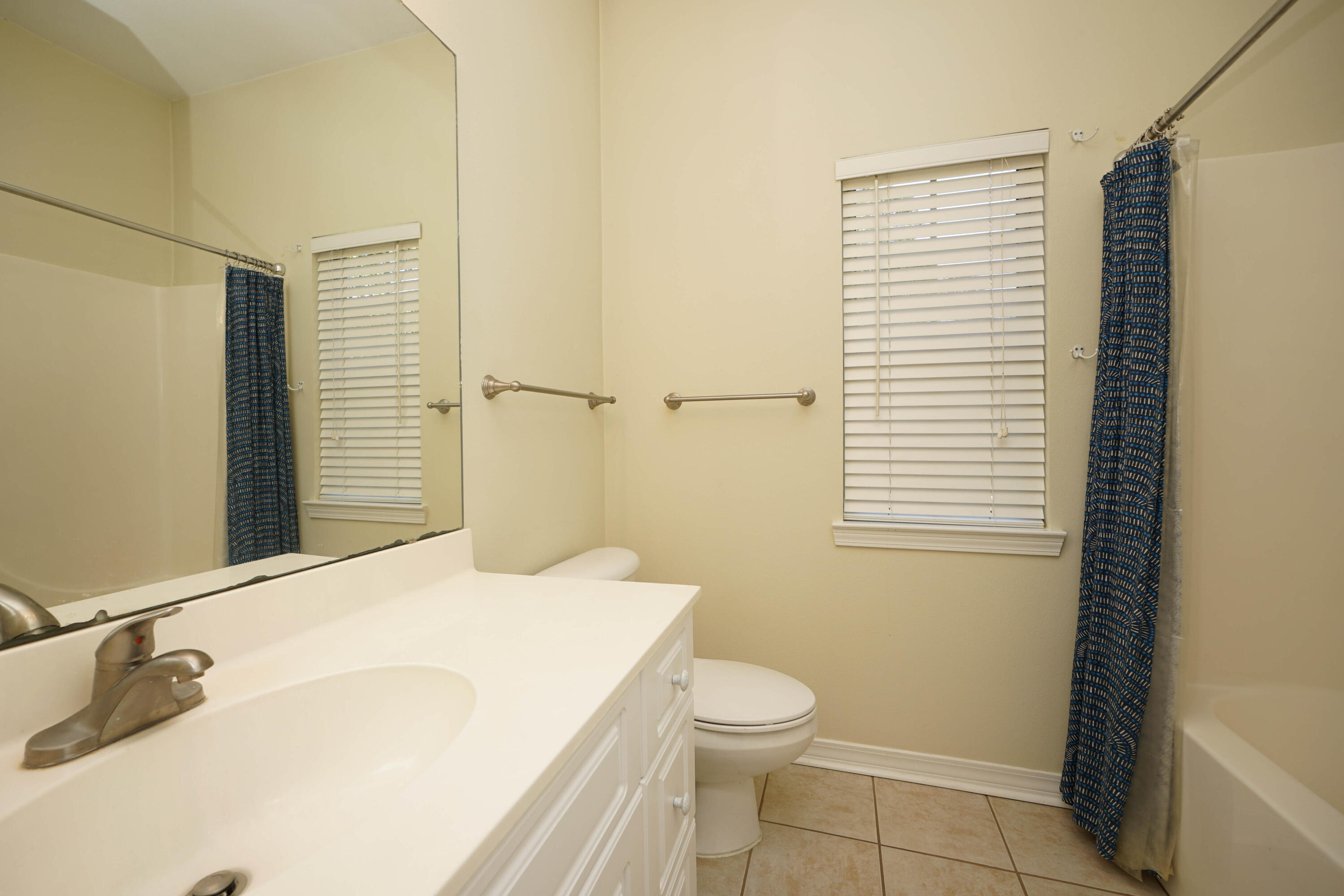 THE OAKS AT NICEVILLE - Residential Lease