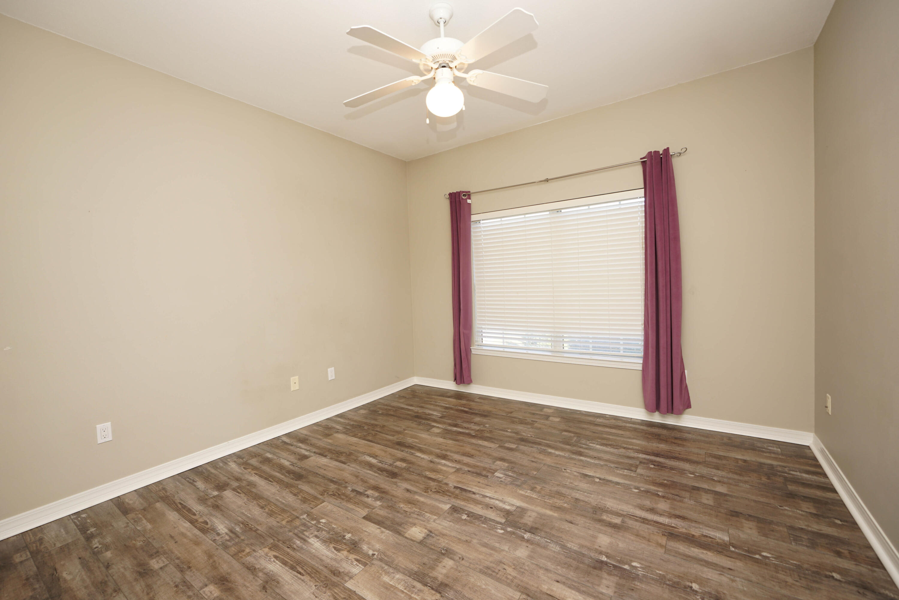 THE OAKS AT NICEVILLE - Residential Lease