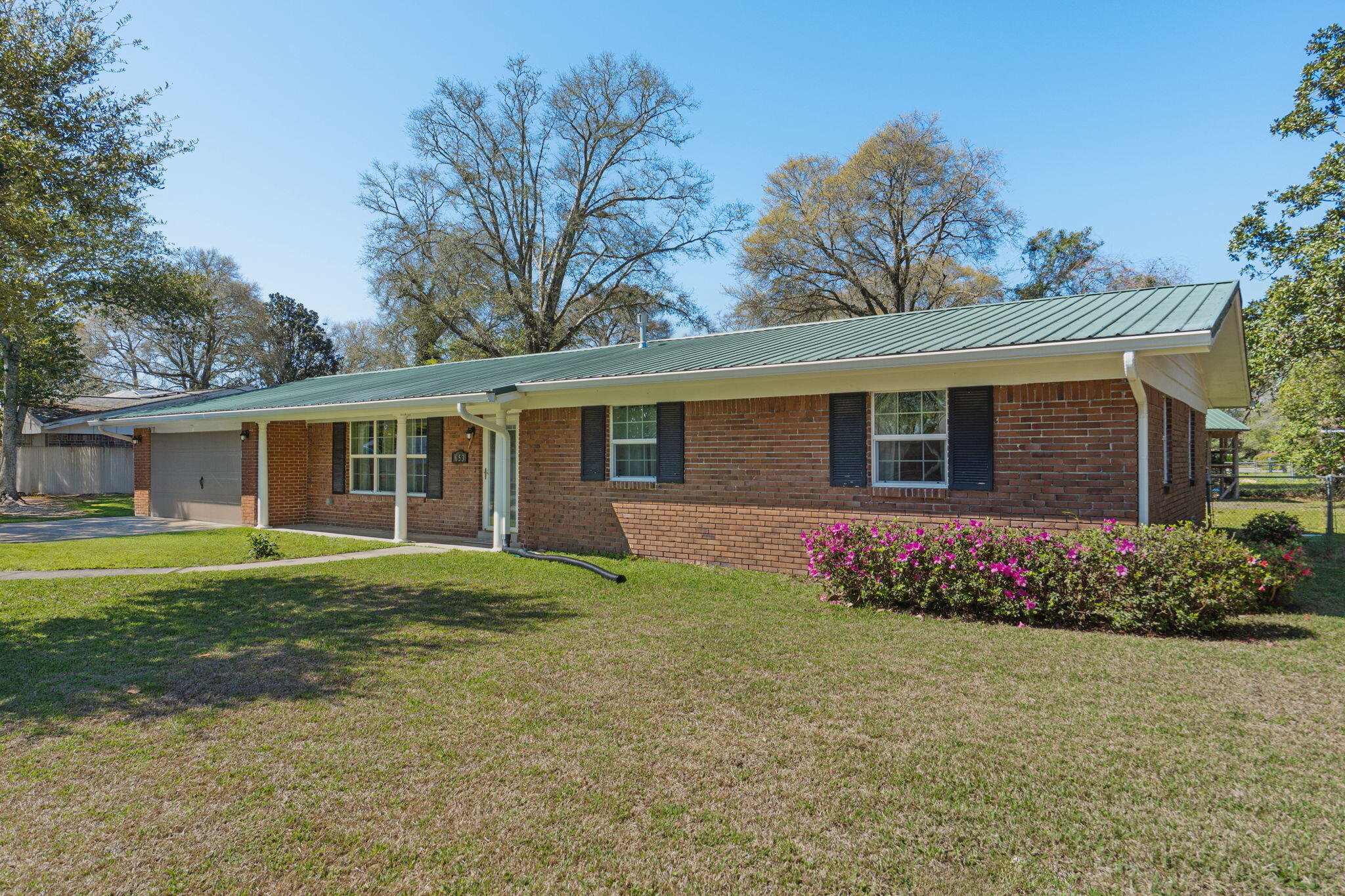 COUNTRY CLUB ESTATES 1ST ADDN - Residential