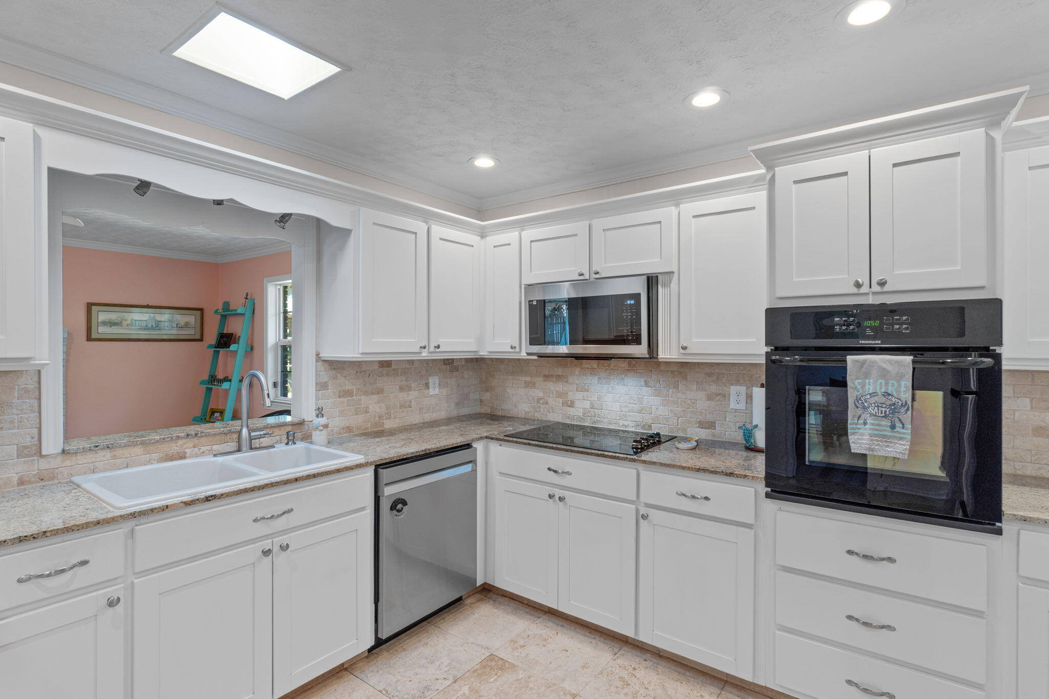 COUNTRY CLUB ESTATES 1ST ADDN - Residential