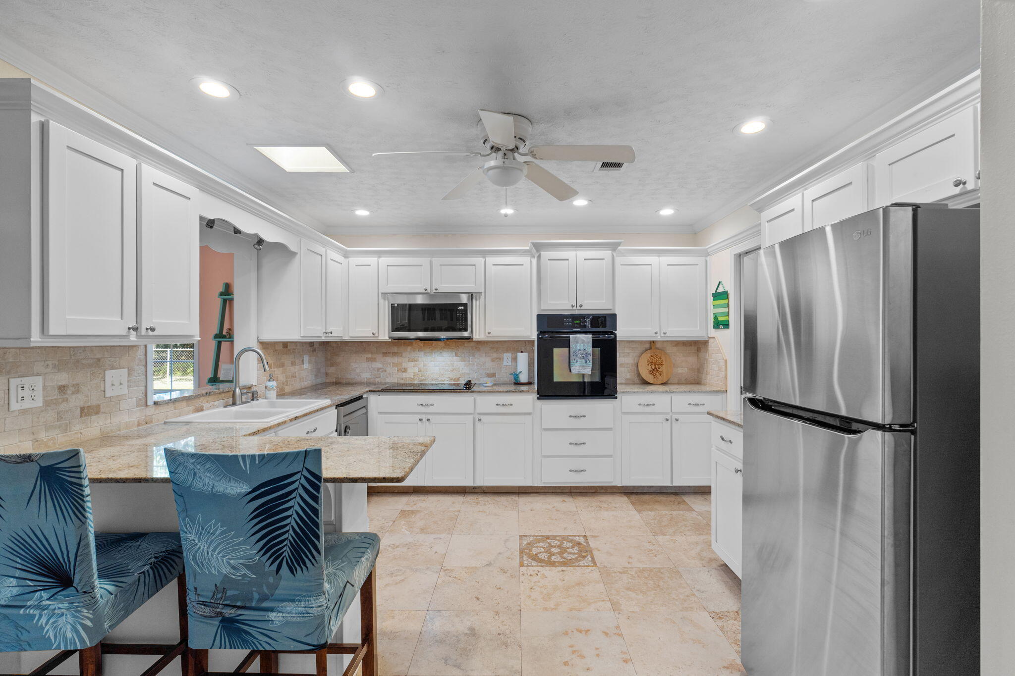 COUNTRY CLUB ESTATES 1ST ADDN - Residential