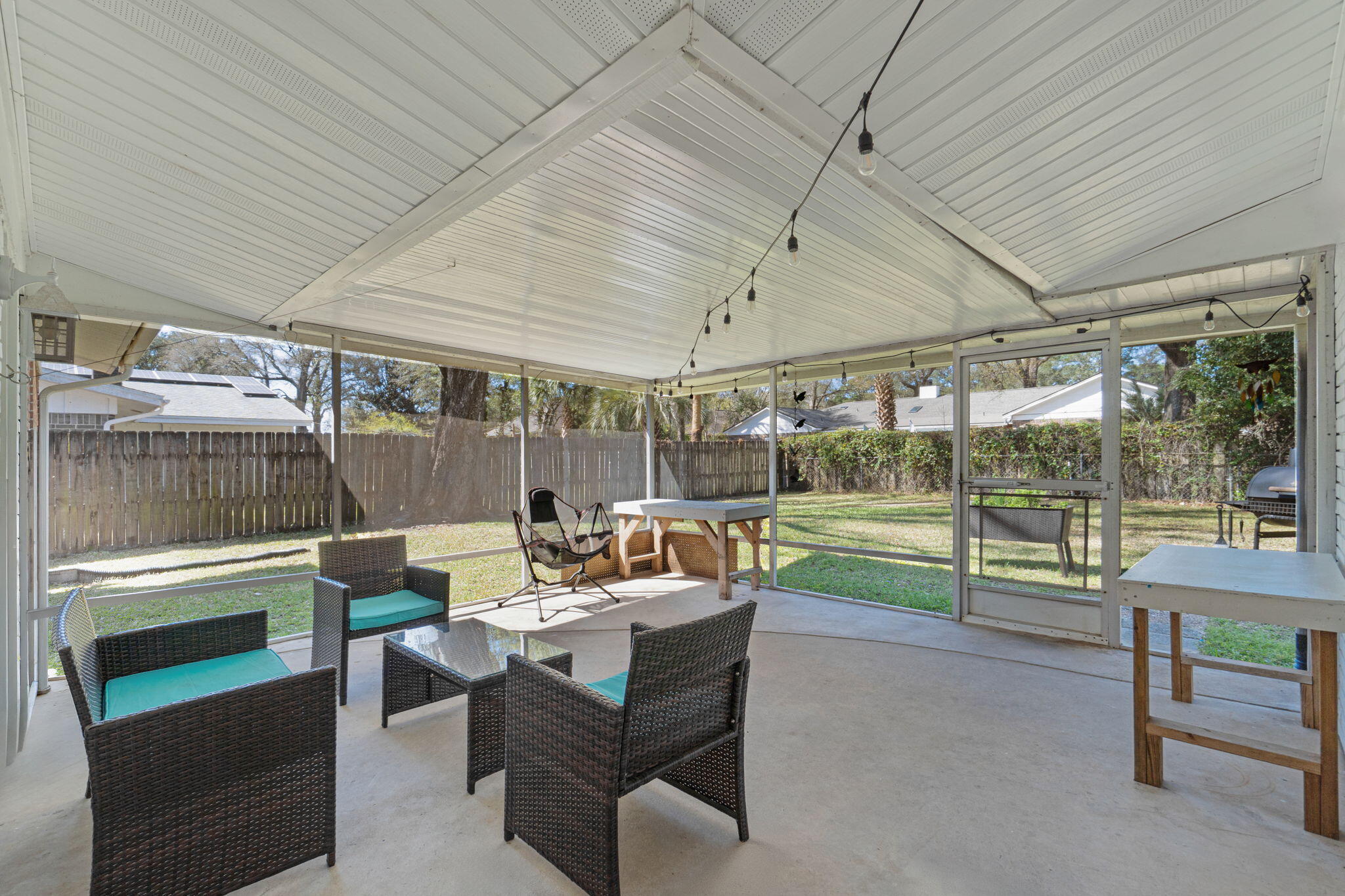 COUNTRY CLUB ESTATES 1ST ADDN - Residential