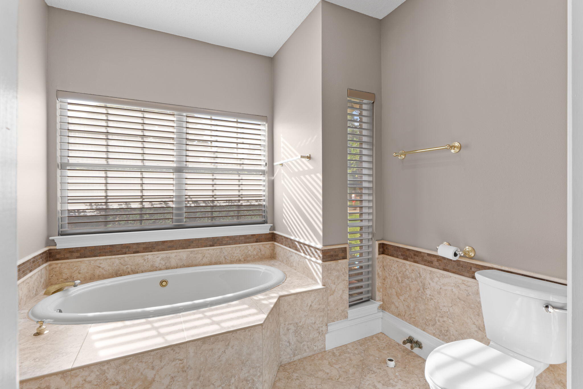 HIDDEN CREEK ESTATES AT HOLLEY BY THE SEA - Residential