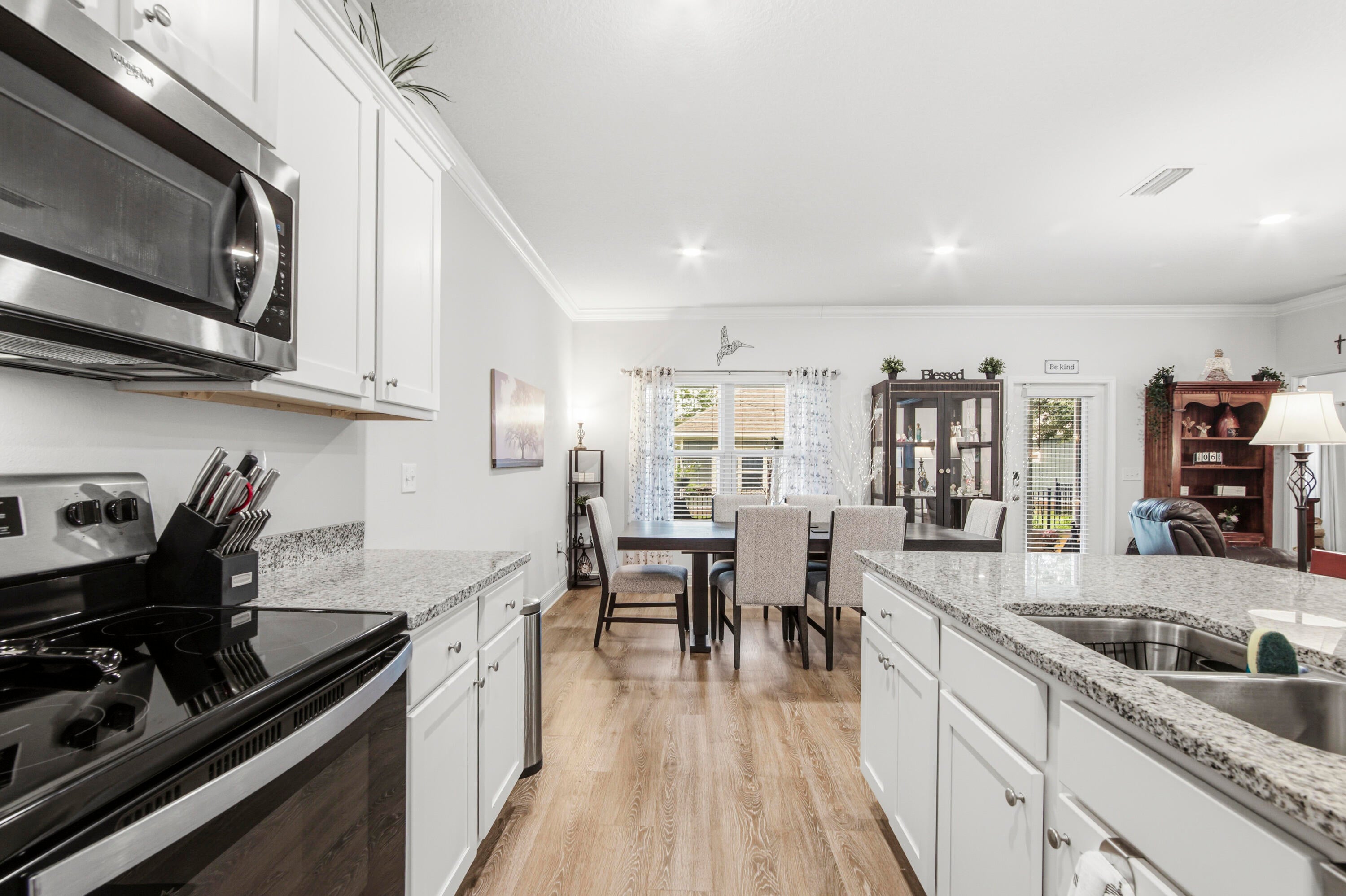 60 Dusky Way