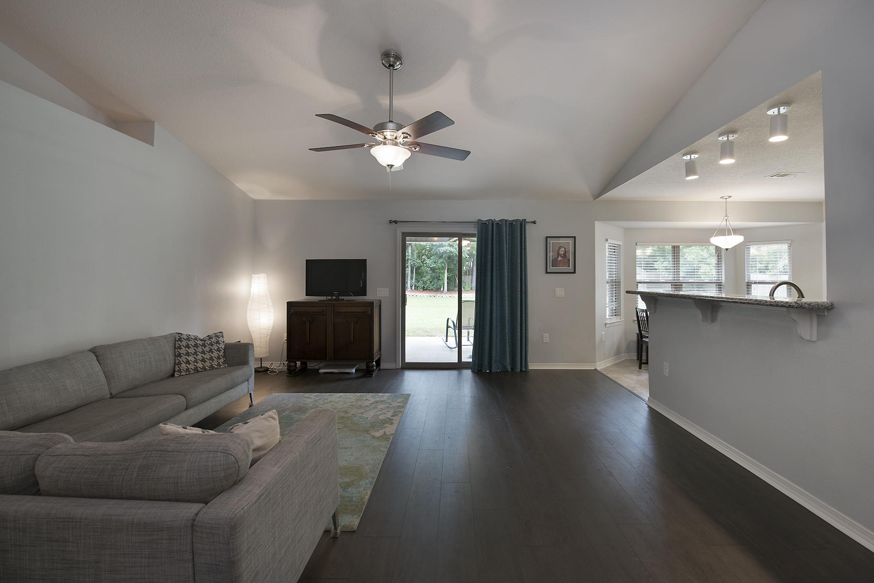 NAVARRE S/D 2ND ADDN - Residential