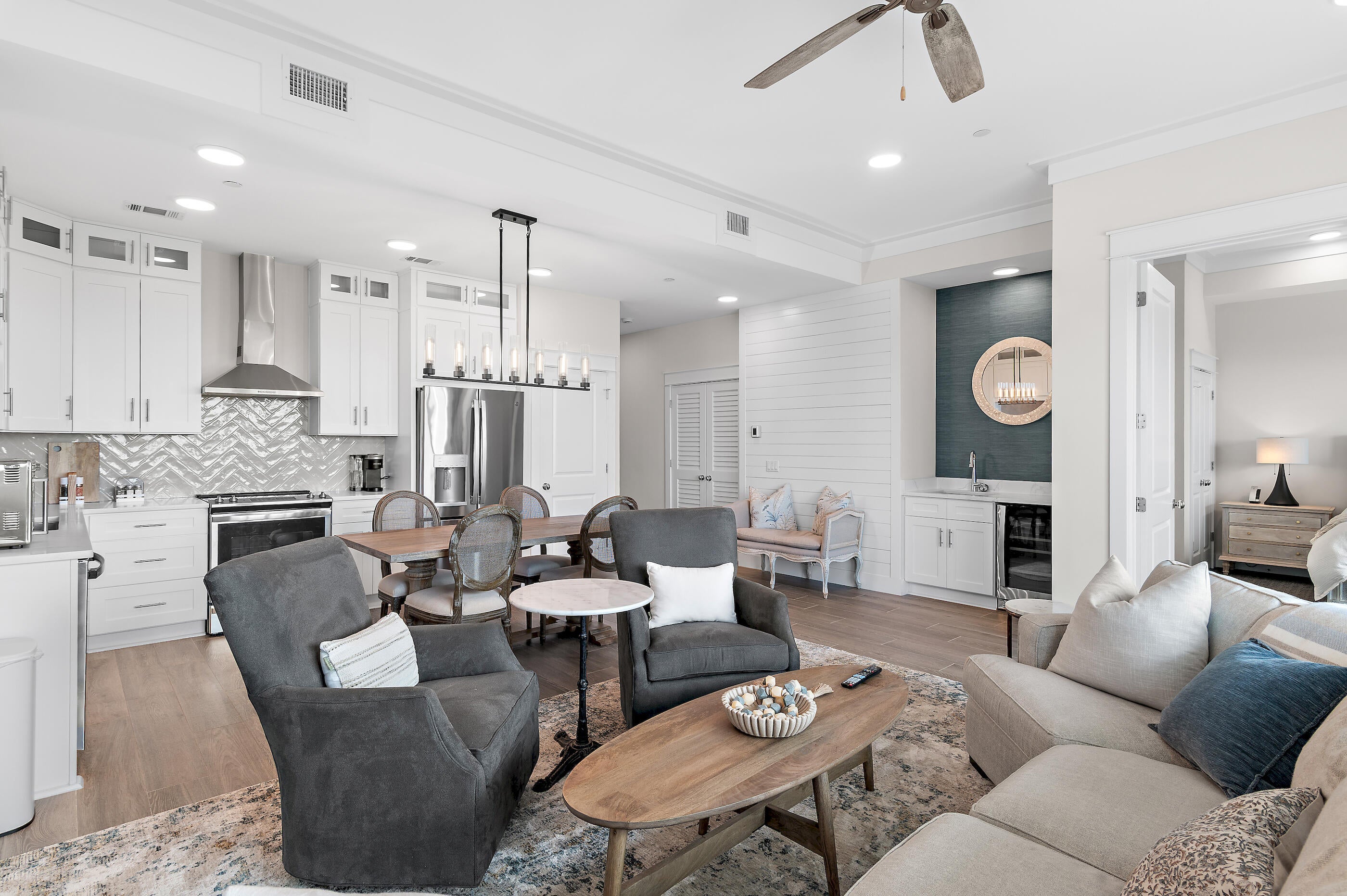 206 Henderson Resort Way 5404