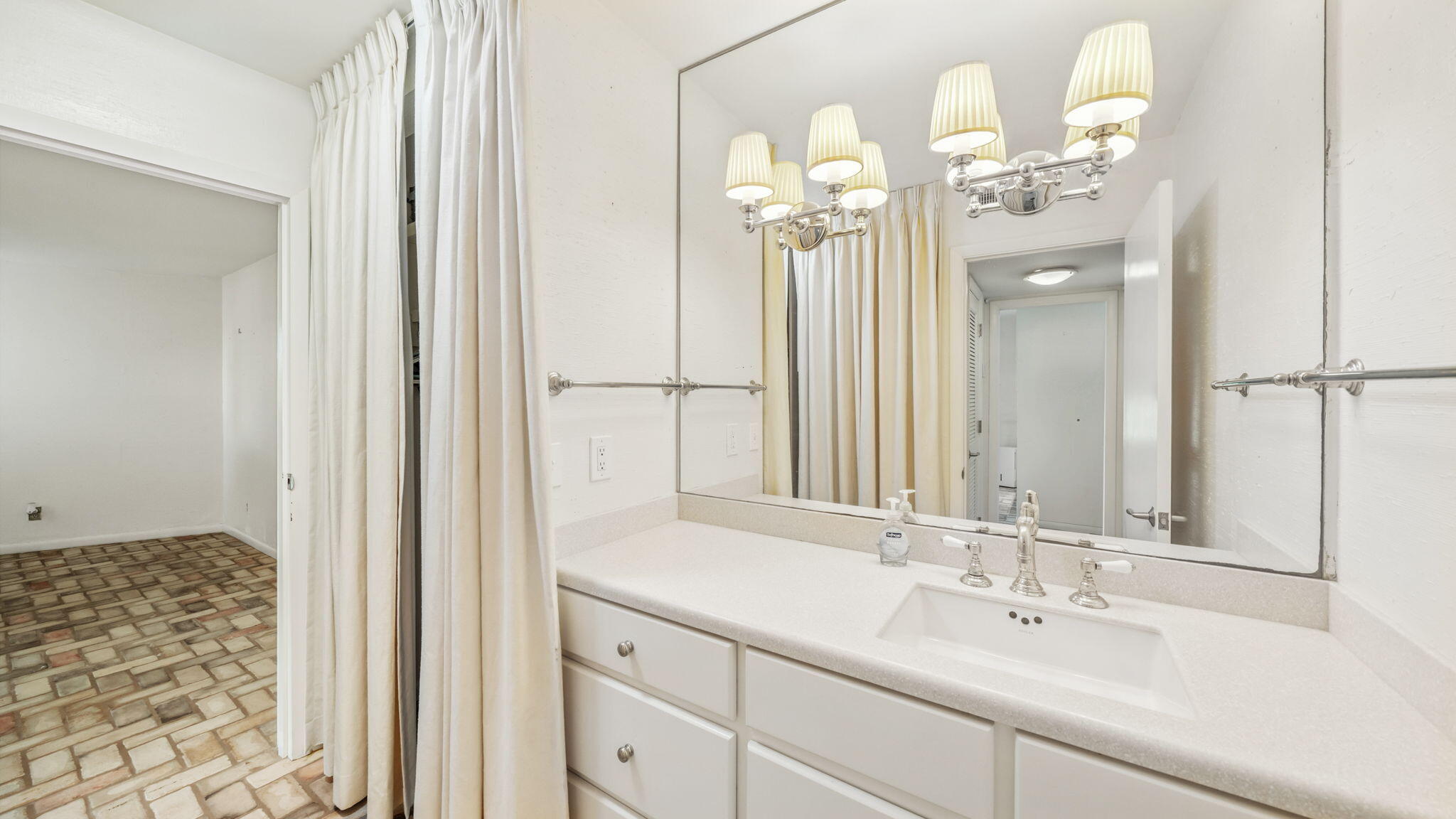 Bay Point Harbour Villas - Residential