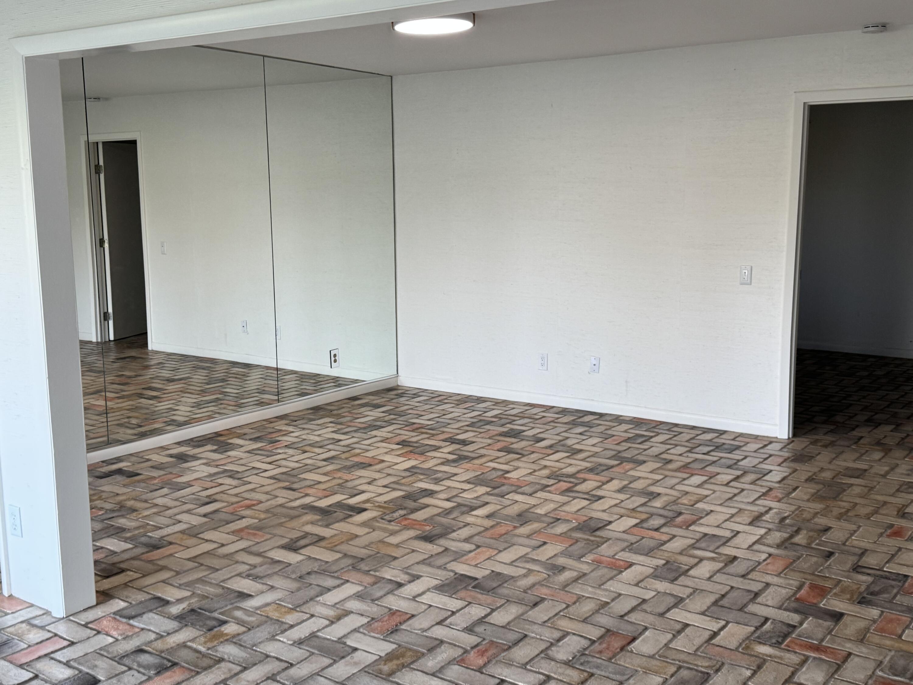 Bay Point Harbour Villas - Residential