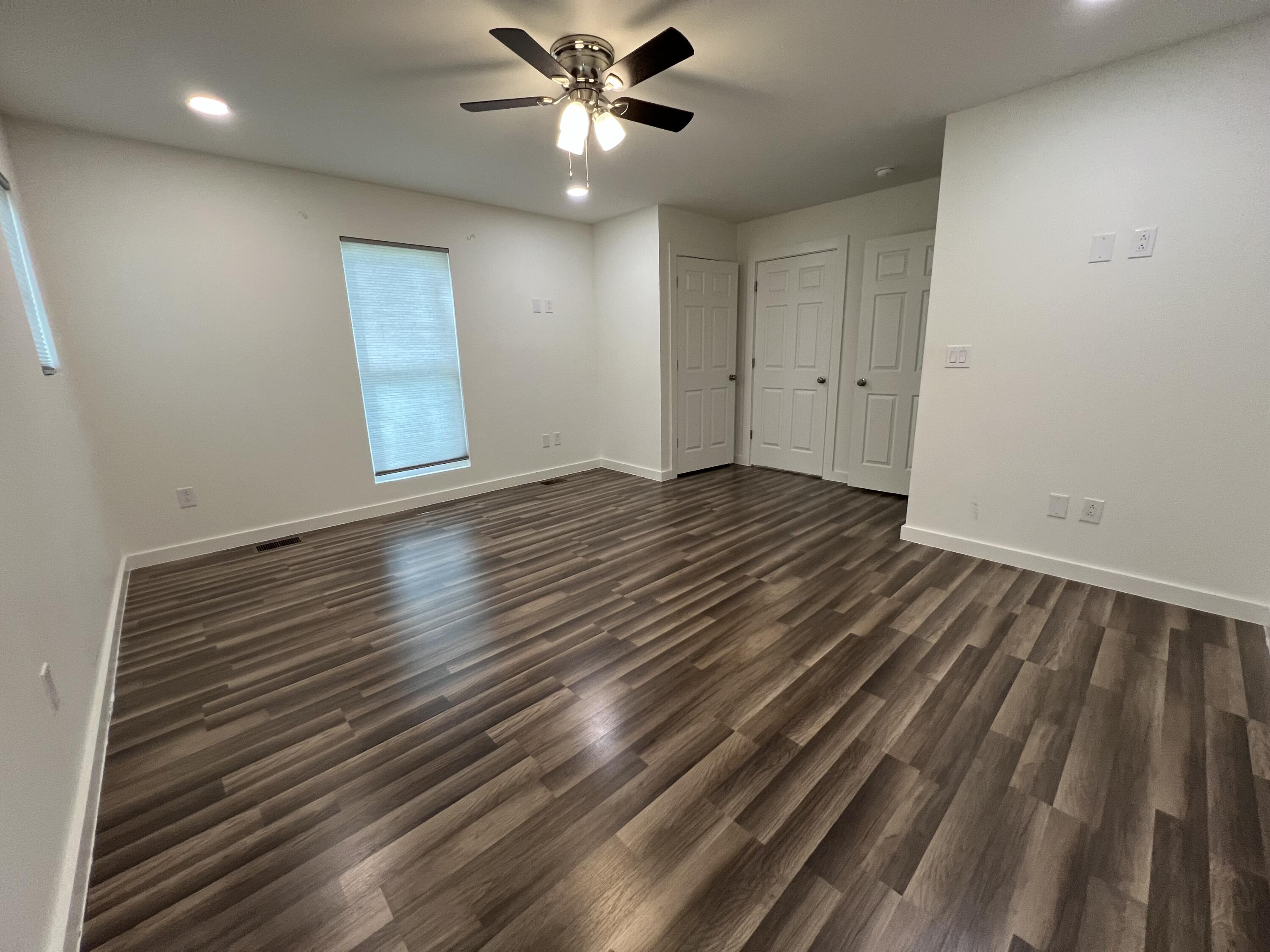 OAKWOOD LAKES ESTATES - Residential