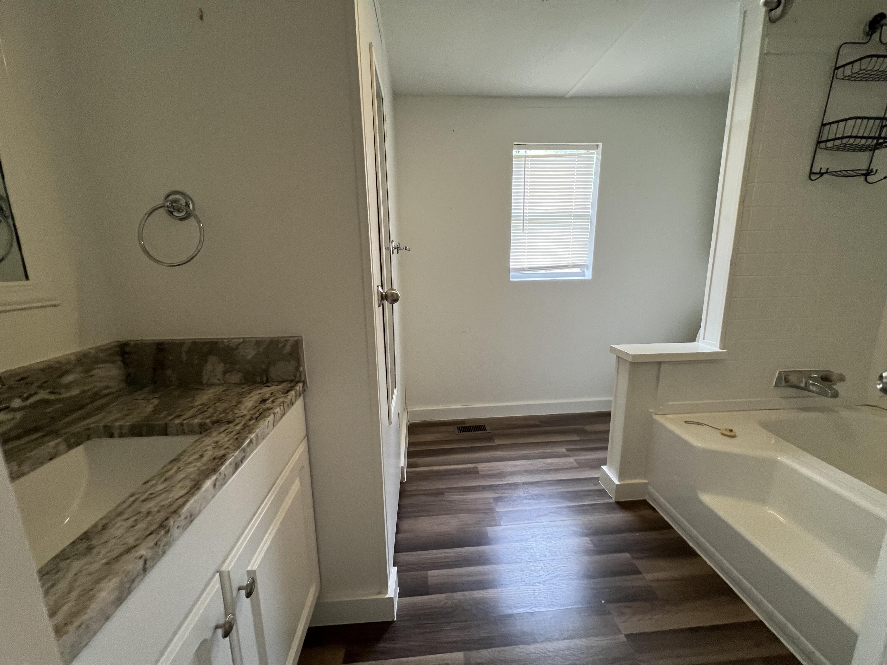 OAKWOOD LAKES ESTATES - Residential