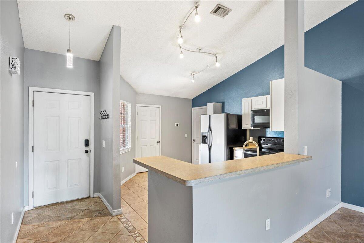 HOLSBERRY ESTATES - Residential
