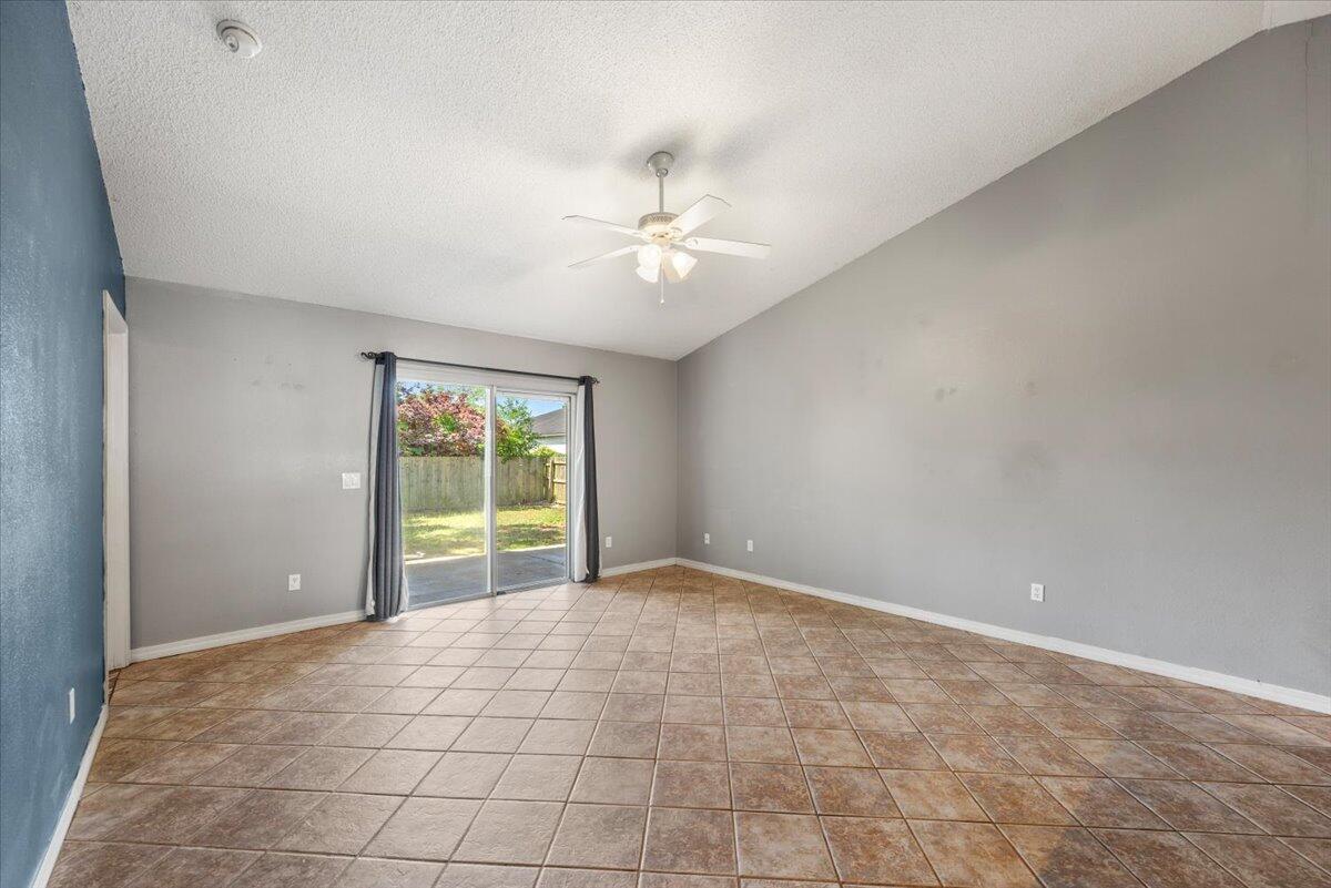 HOLSBERRY ESTATES - Residential