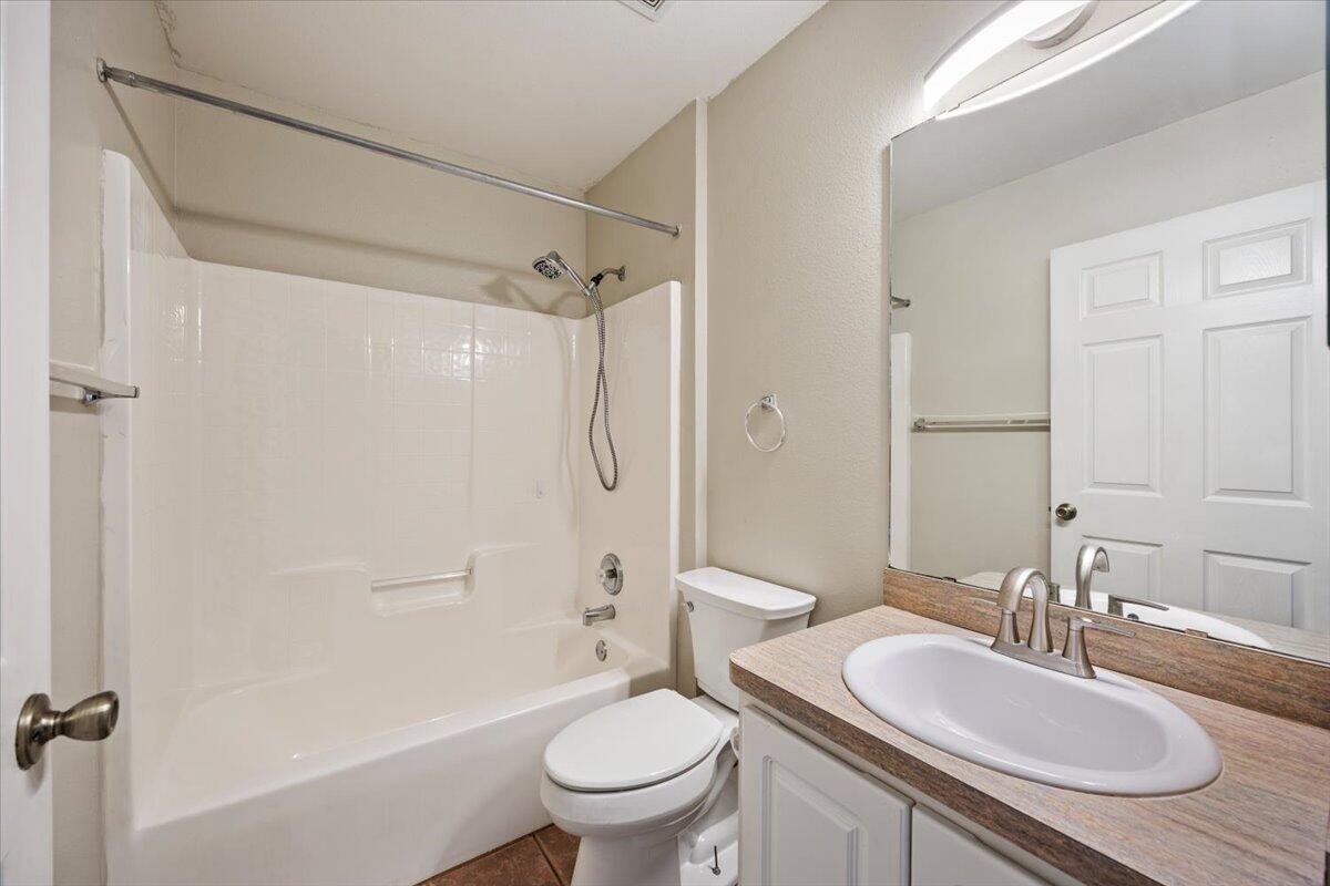 HOLSBERRY ESTATES - Residential