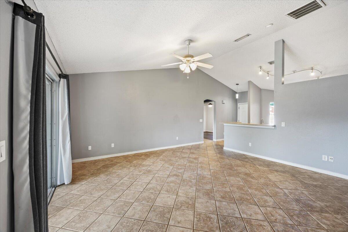 HOLSBERRY ESTATES - Residential