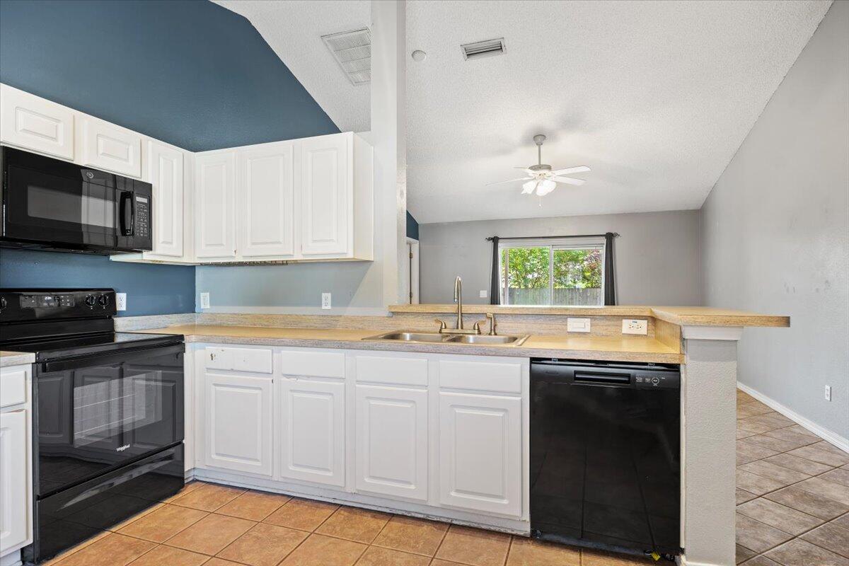 HOLSBERRY ESTATES - Residential