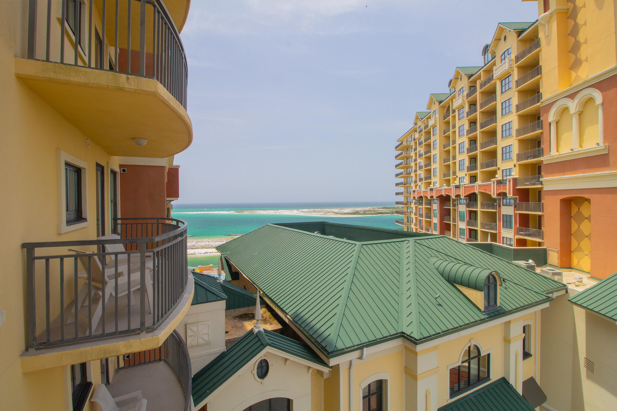 EMERALD GRANDE - Residential