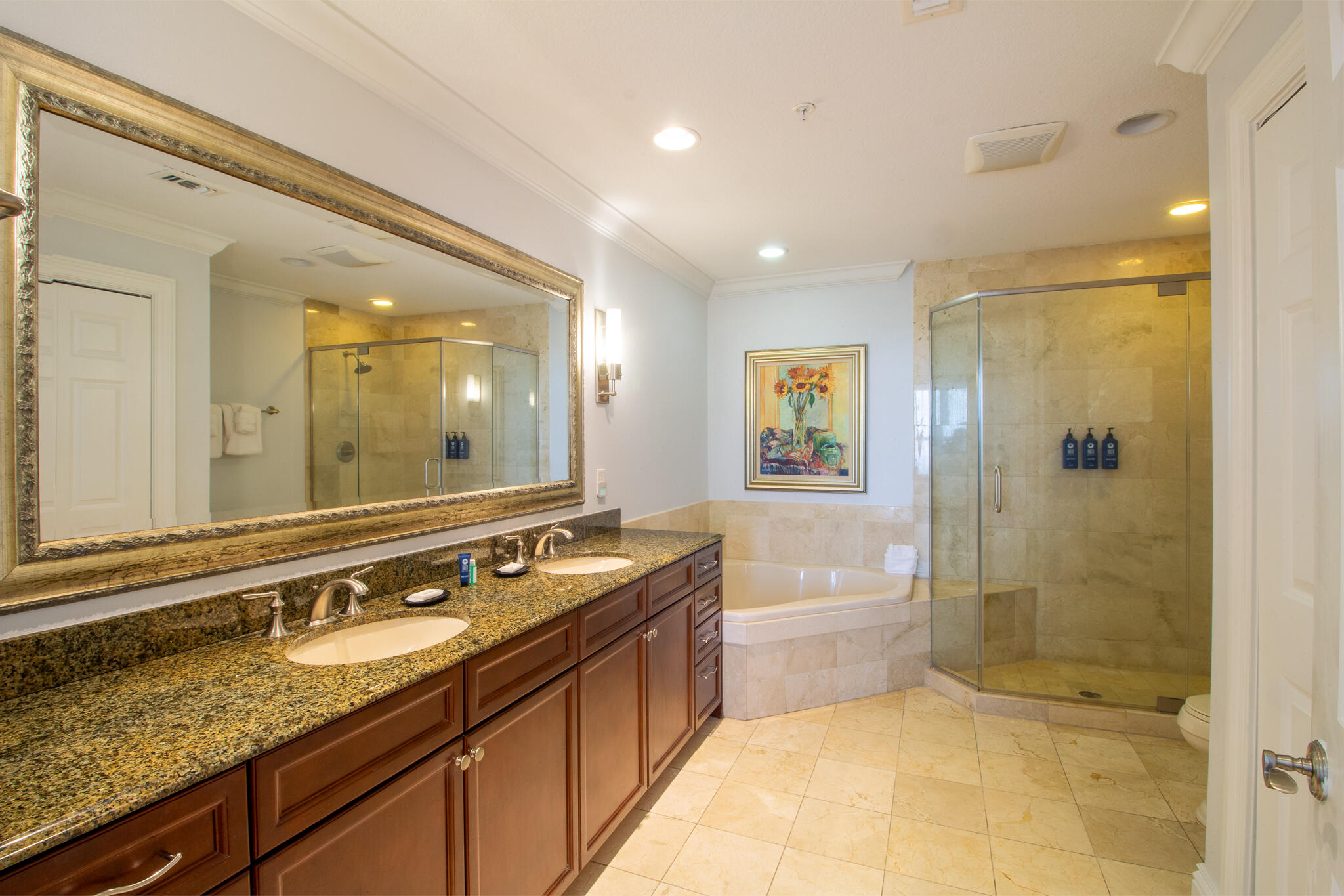 EMERALD GRANDE - Residential