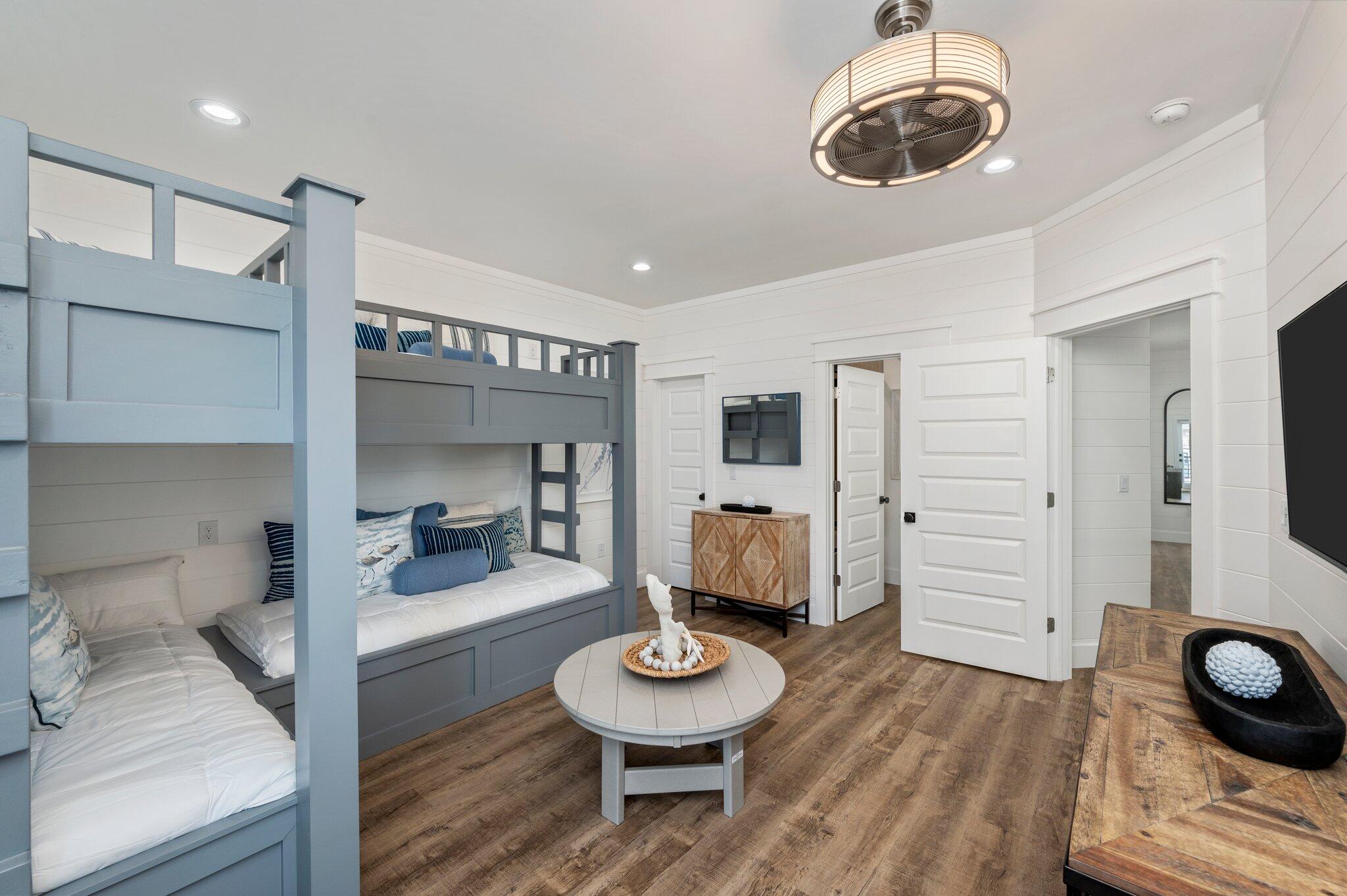 SANDPIPER BEACH COLONY UNREC - Residential