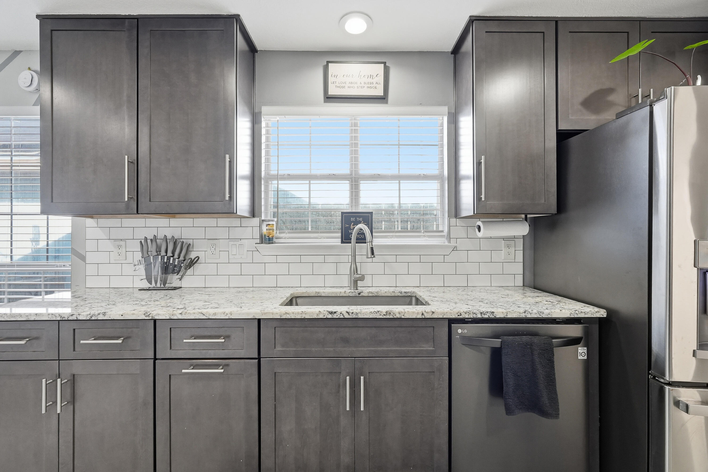 SANDY RIDGE ESTATES - Residential