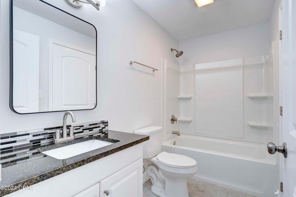 Hombre Golf Village - Residential Lease