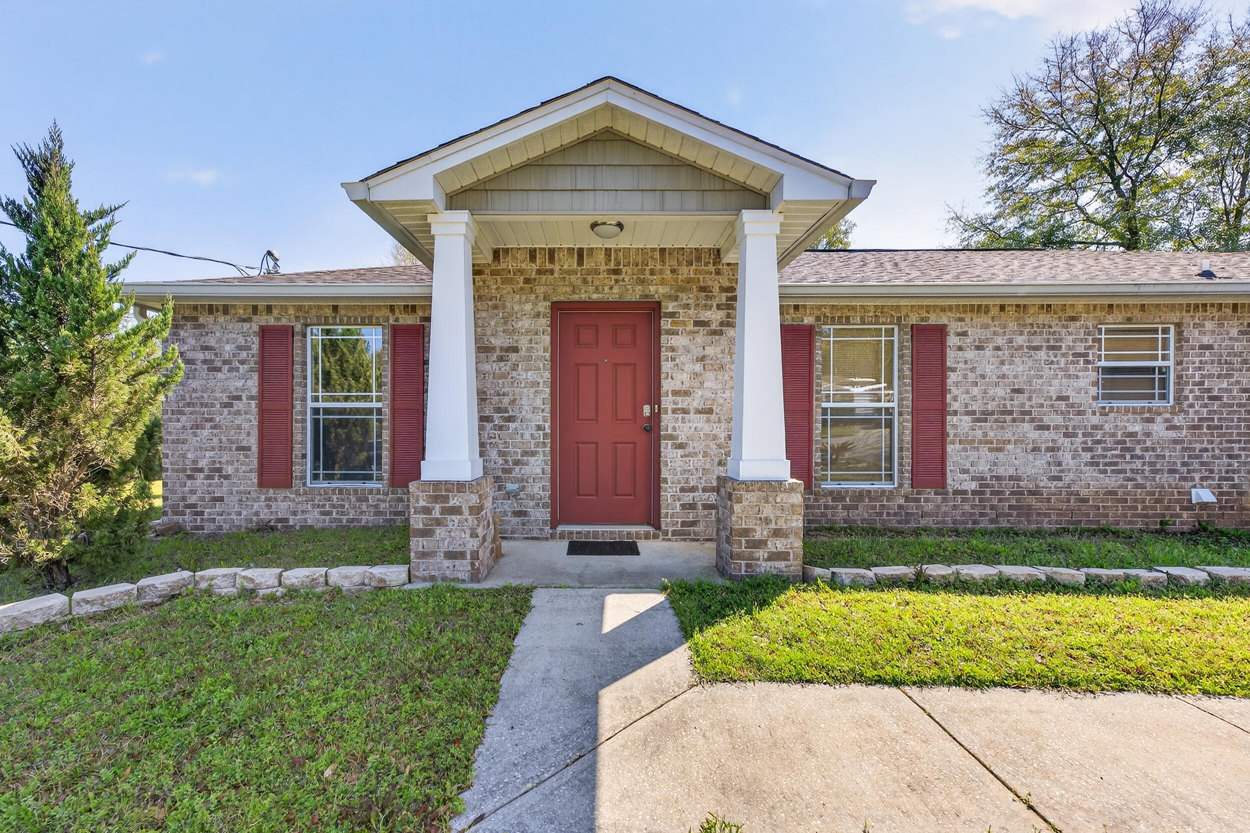 SILVER SPRINGS EST - Residential