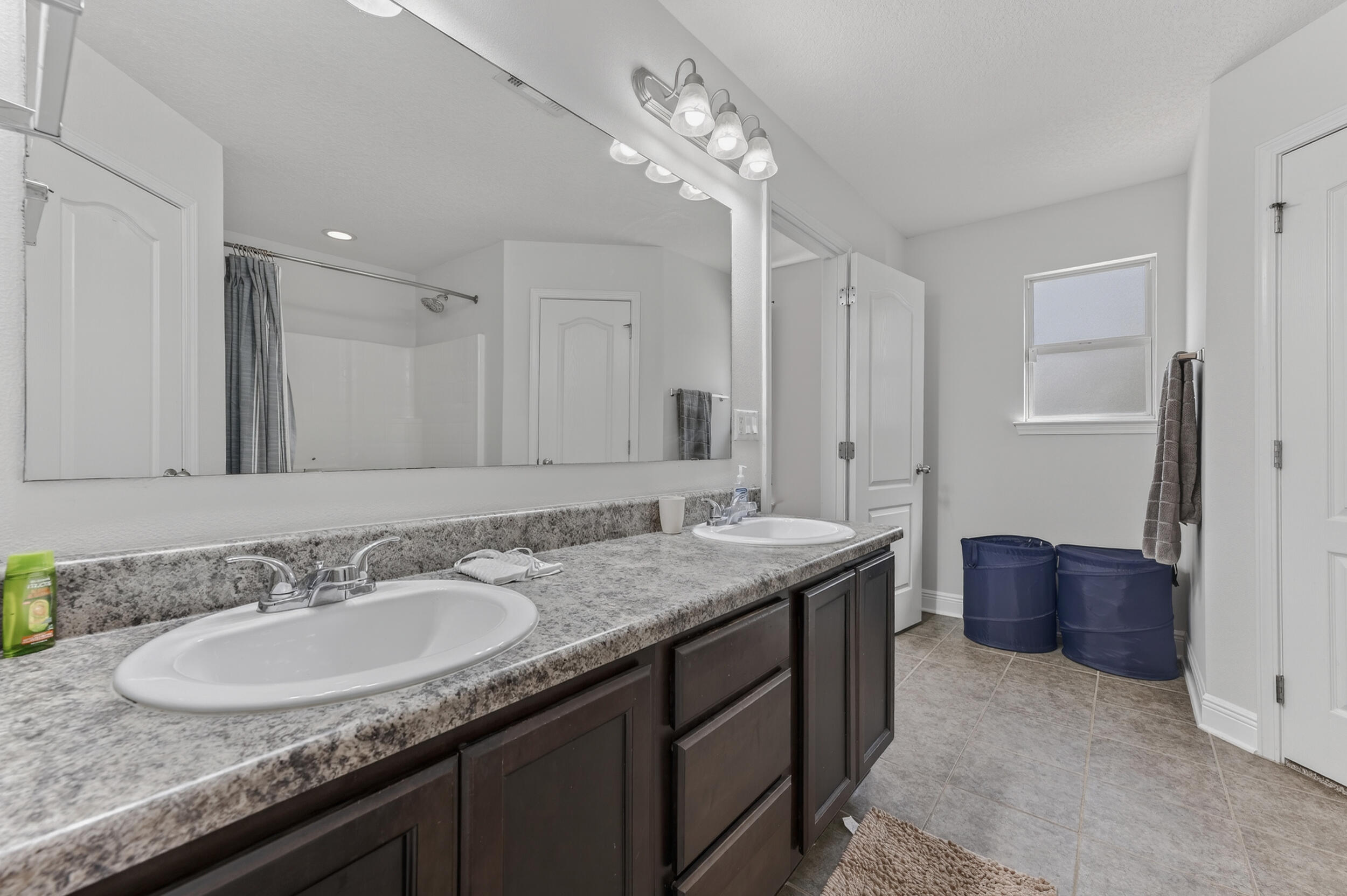 SILVER SPRINGS EST - Residential