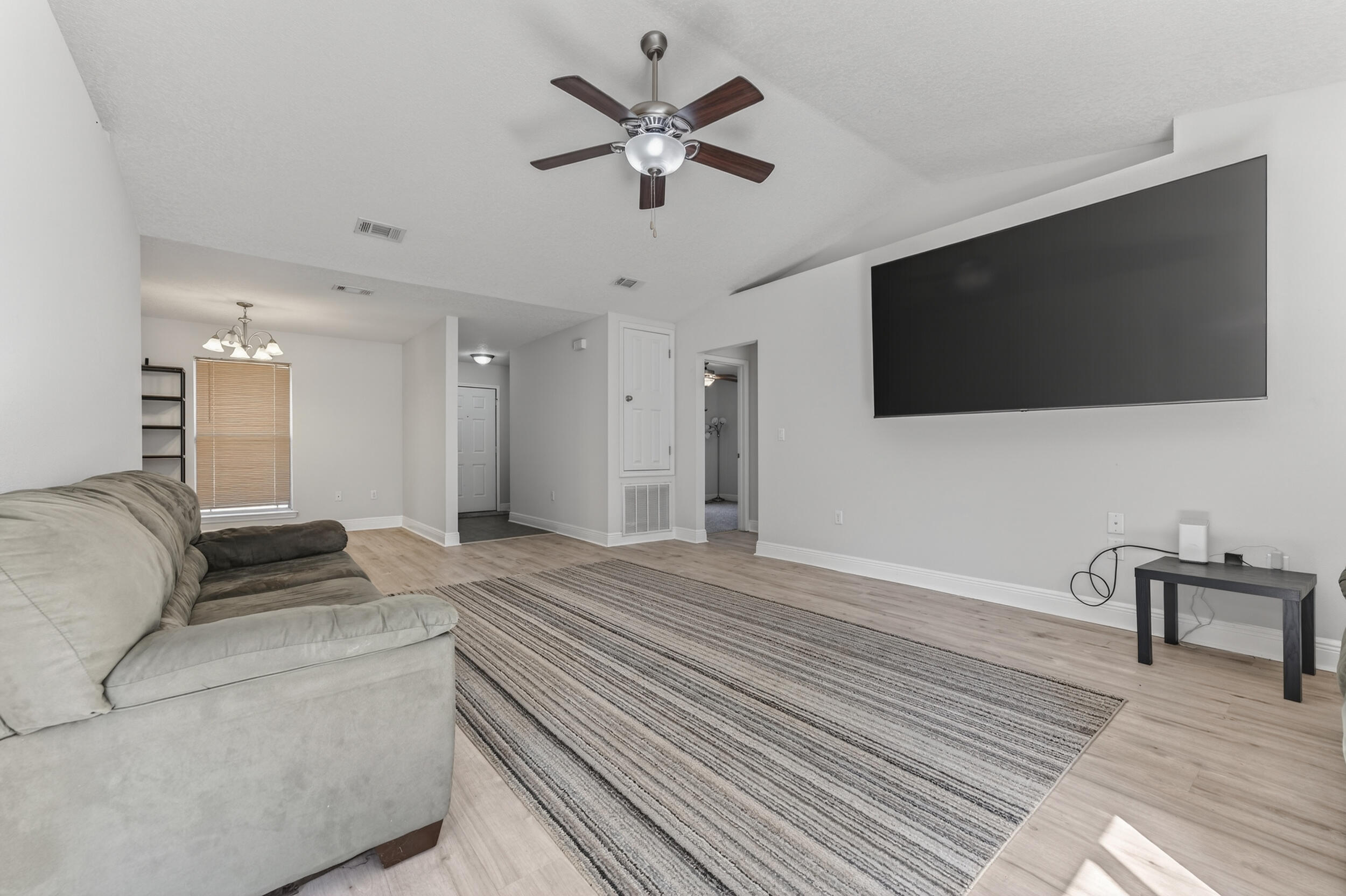 SILVER SPRINGS EST - Residential