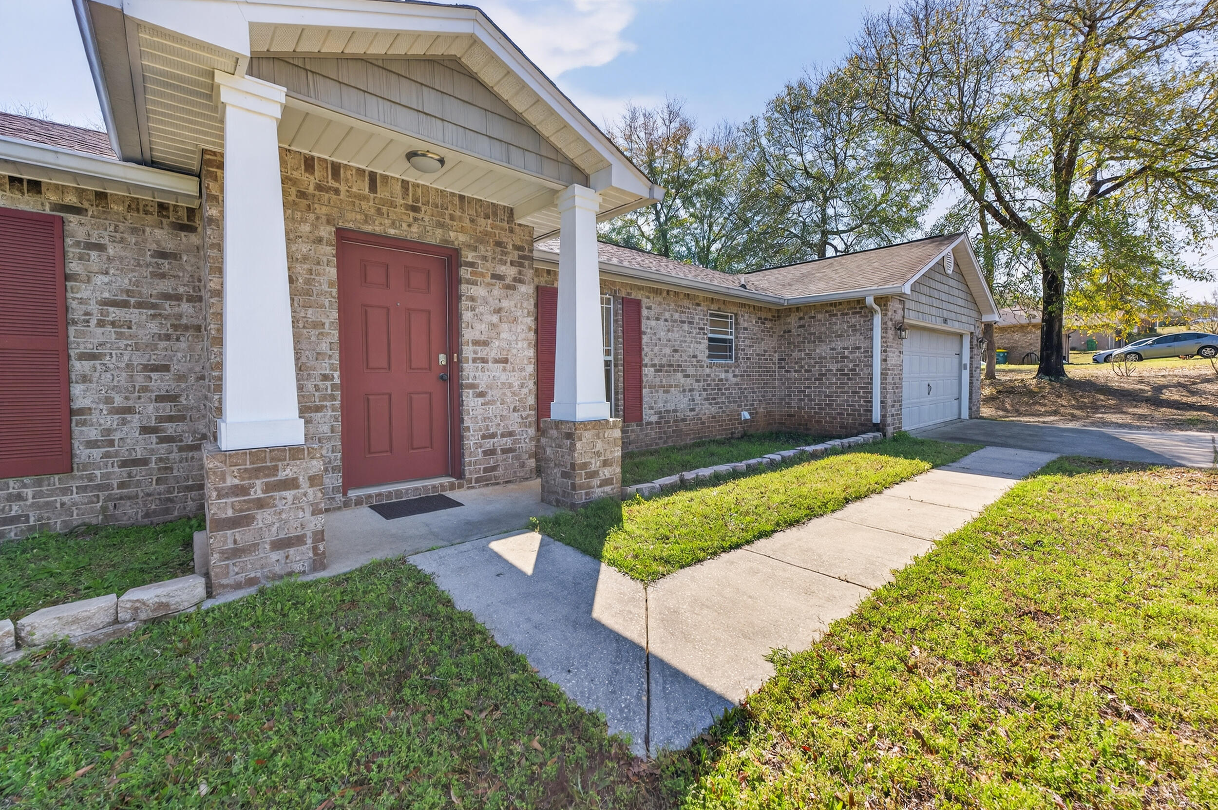 SILVER SPRINGS EST - Residential