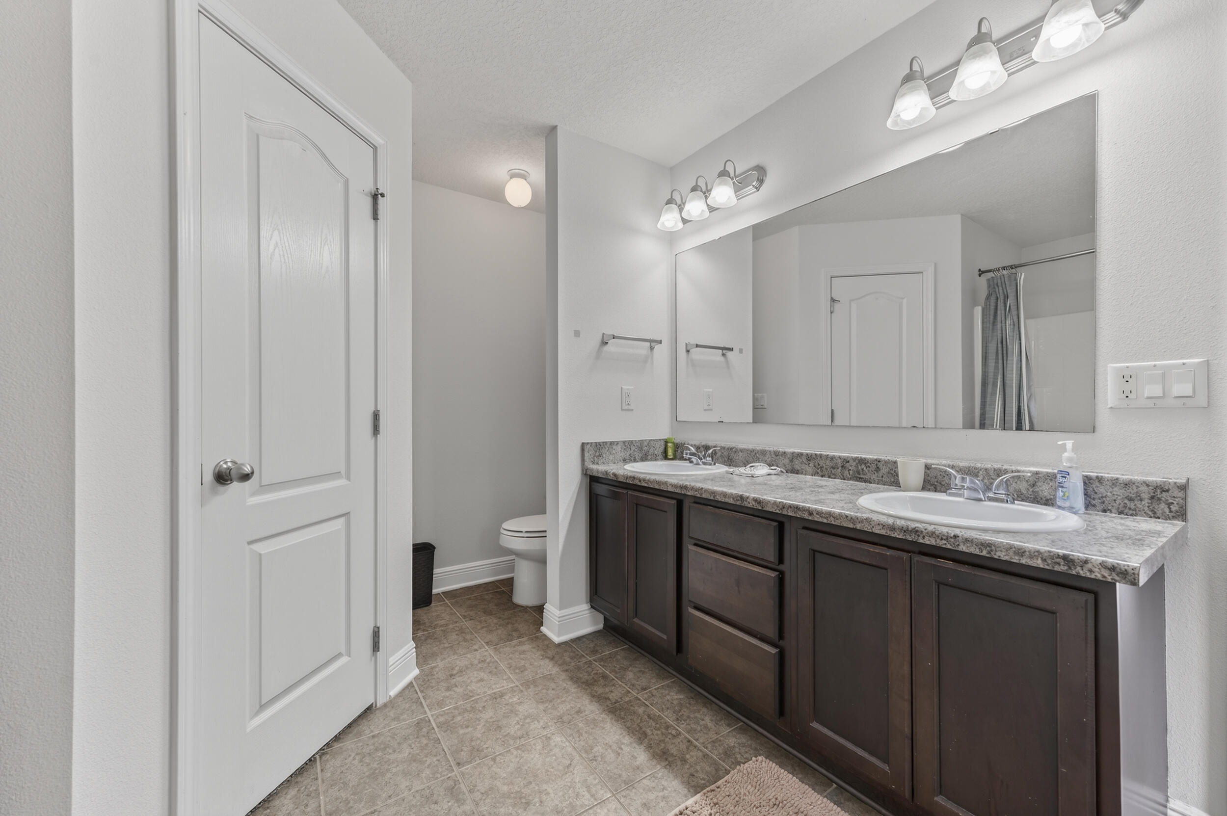 SILVER SPRINGS EST - Residential