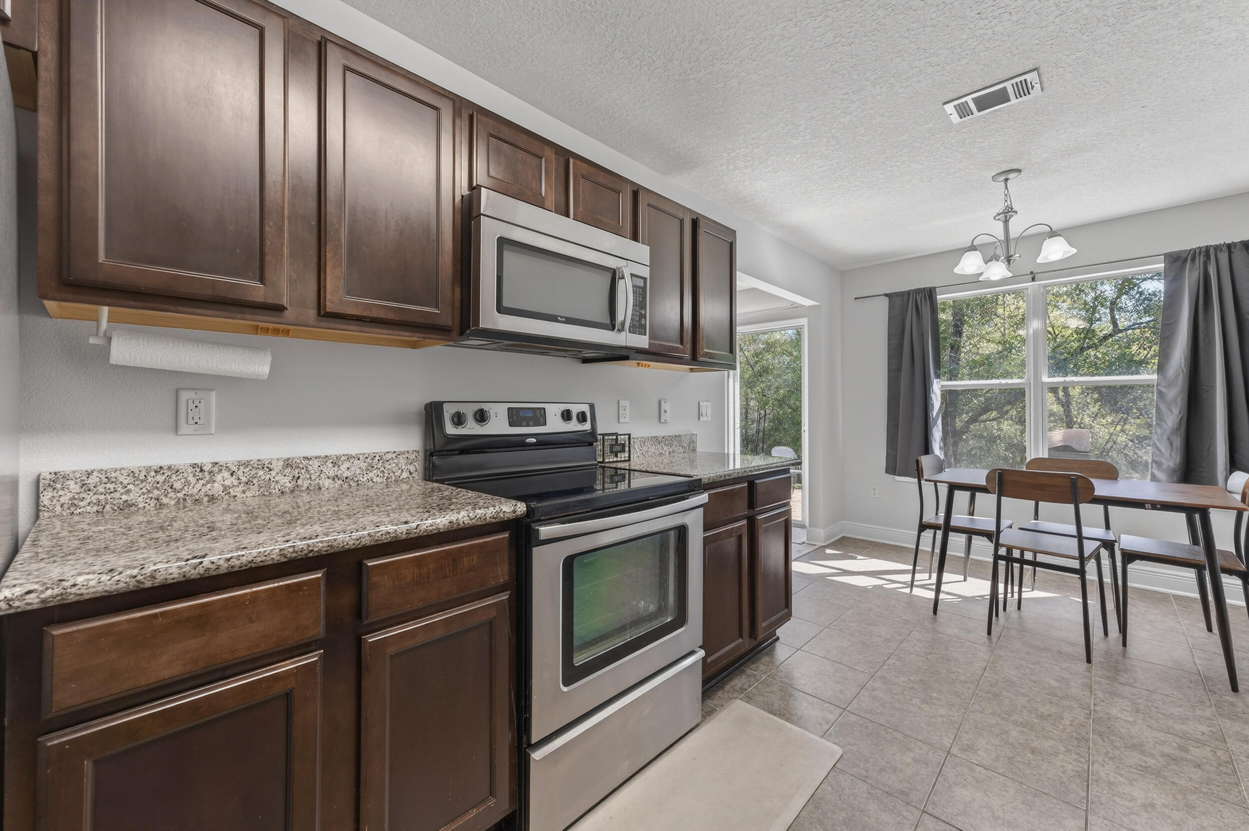 SILVER SPRINGS EST - Residential