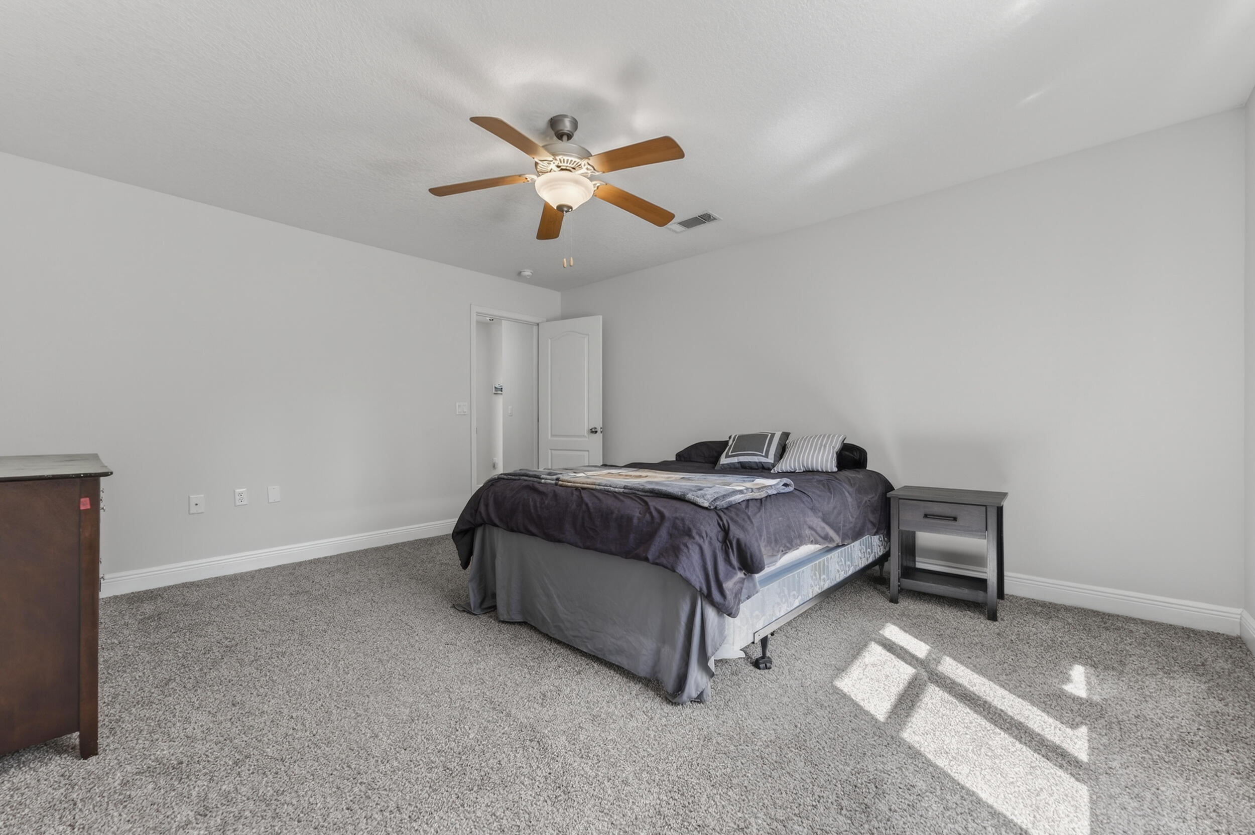 SILVER SPRINGS EST - Residential