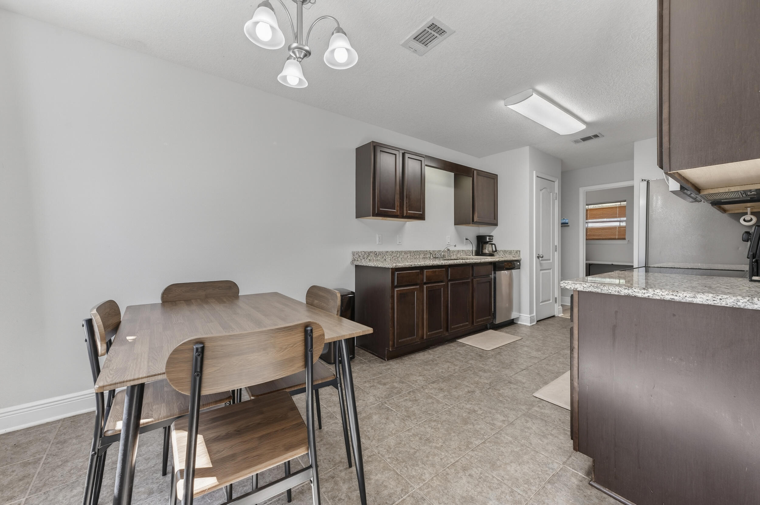 SILVER SPRINGS EST - Residential