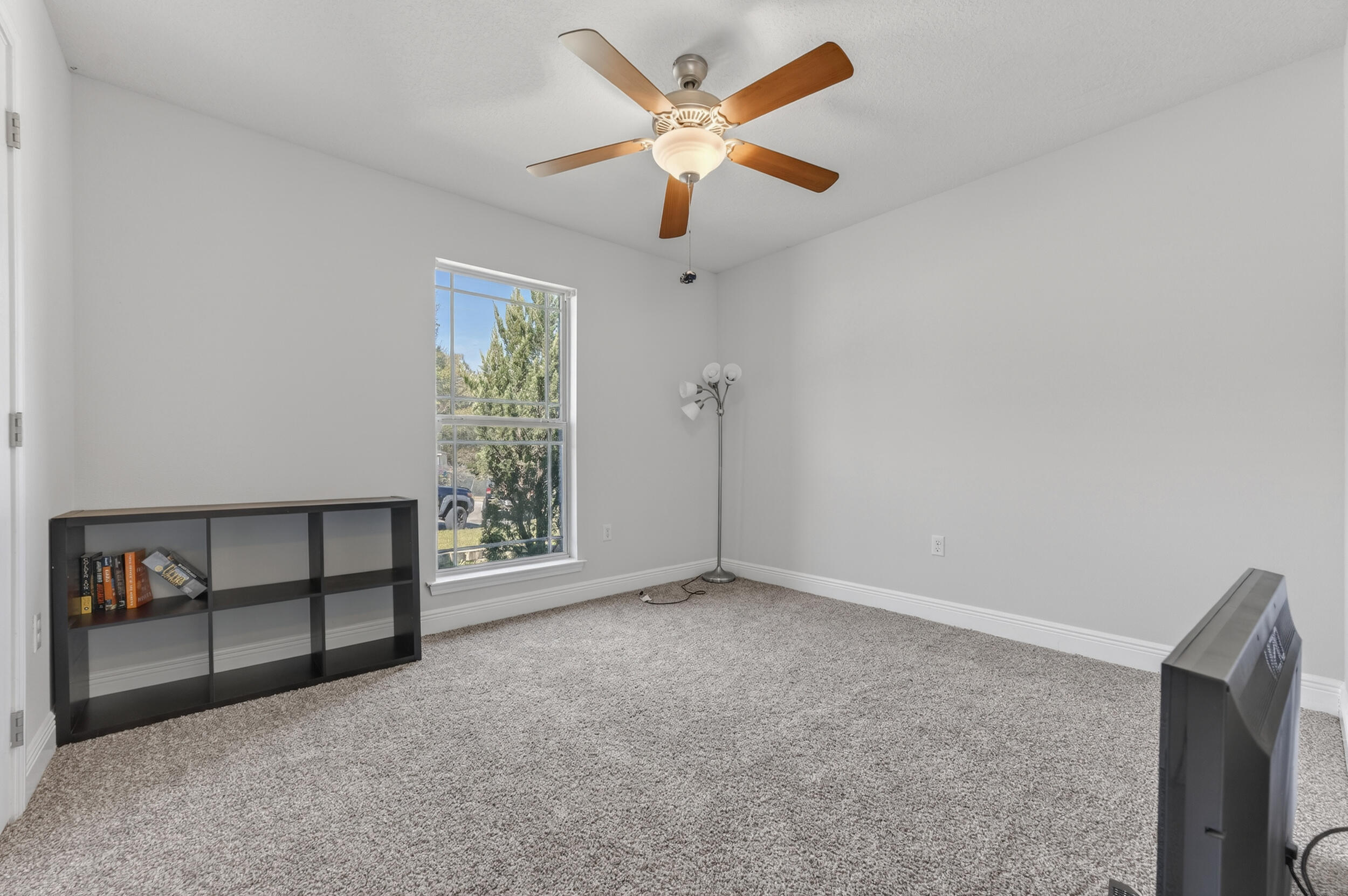 SILVER SPRINGS EST - Residential