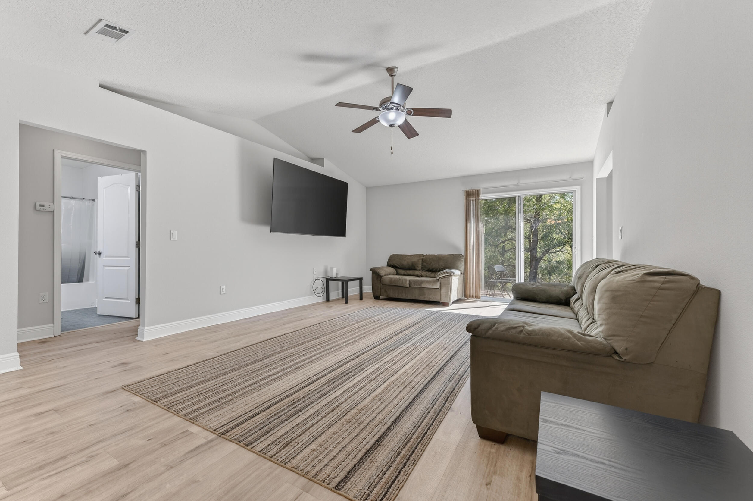 SILVER SPRINGS EST - Residential