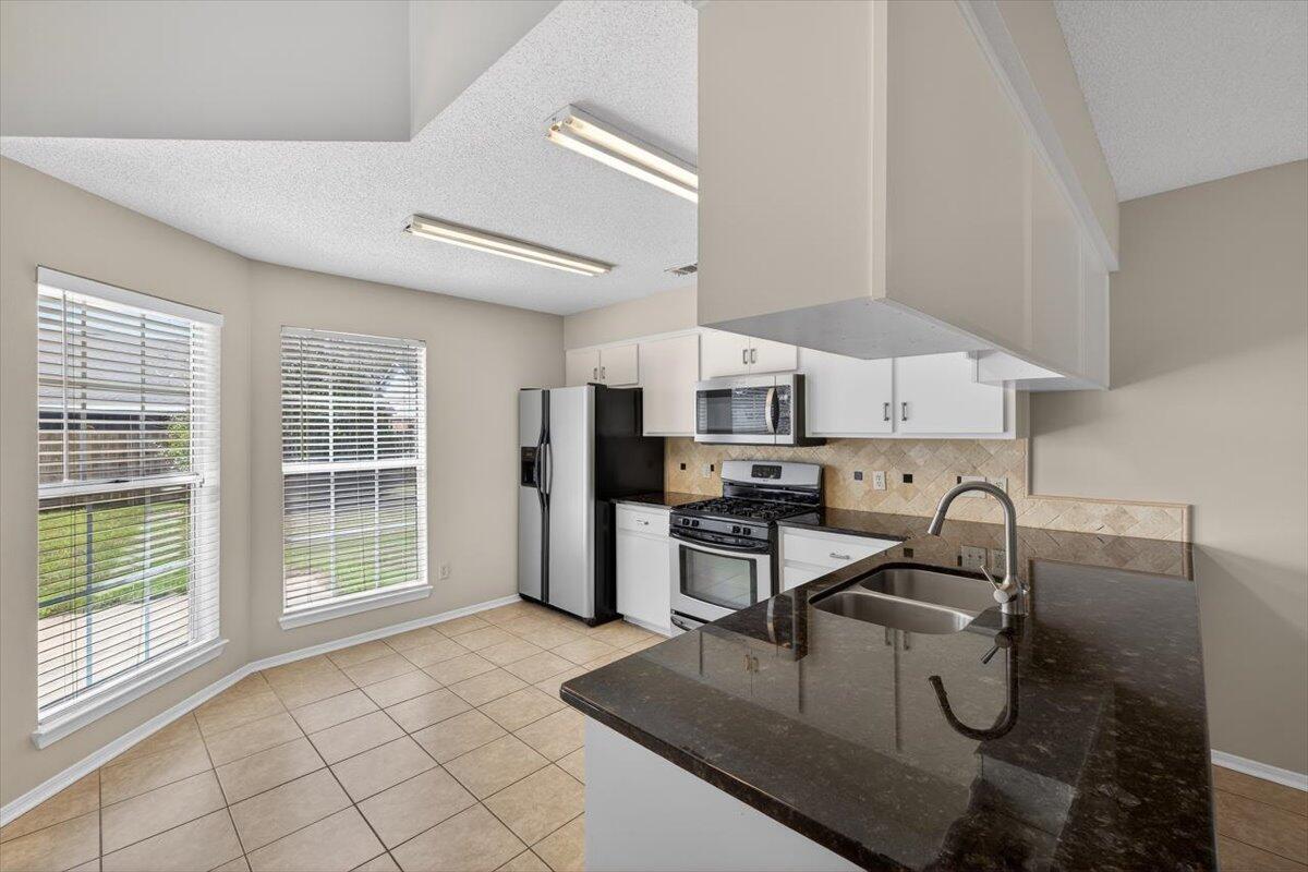 PARKWOOD SQUARE PH 1 - Residential