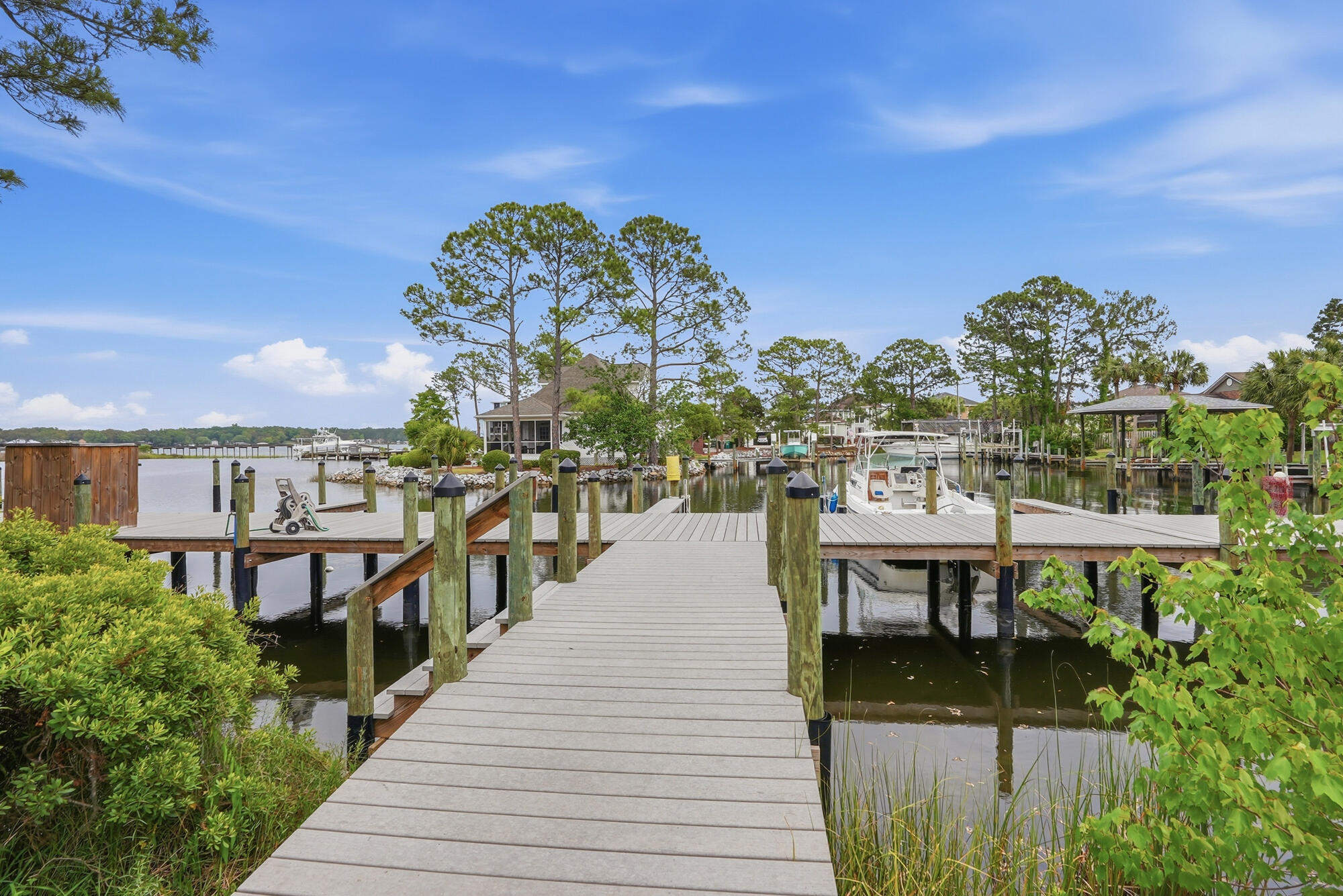 ROCKY BAYOU T/H - Residential