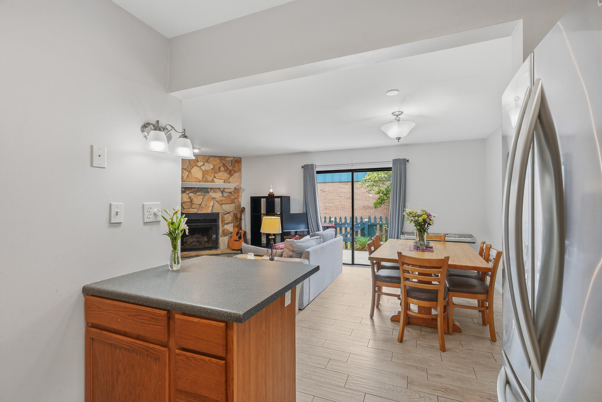ROCKY BAYOU T/H - Residential